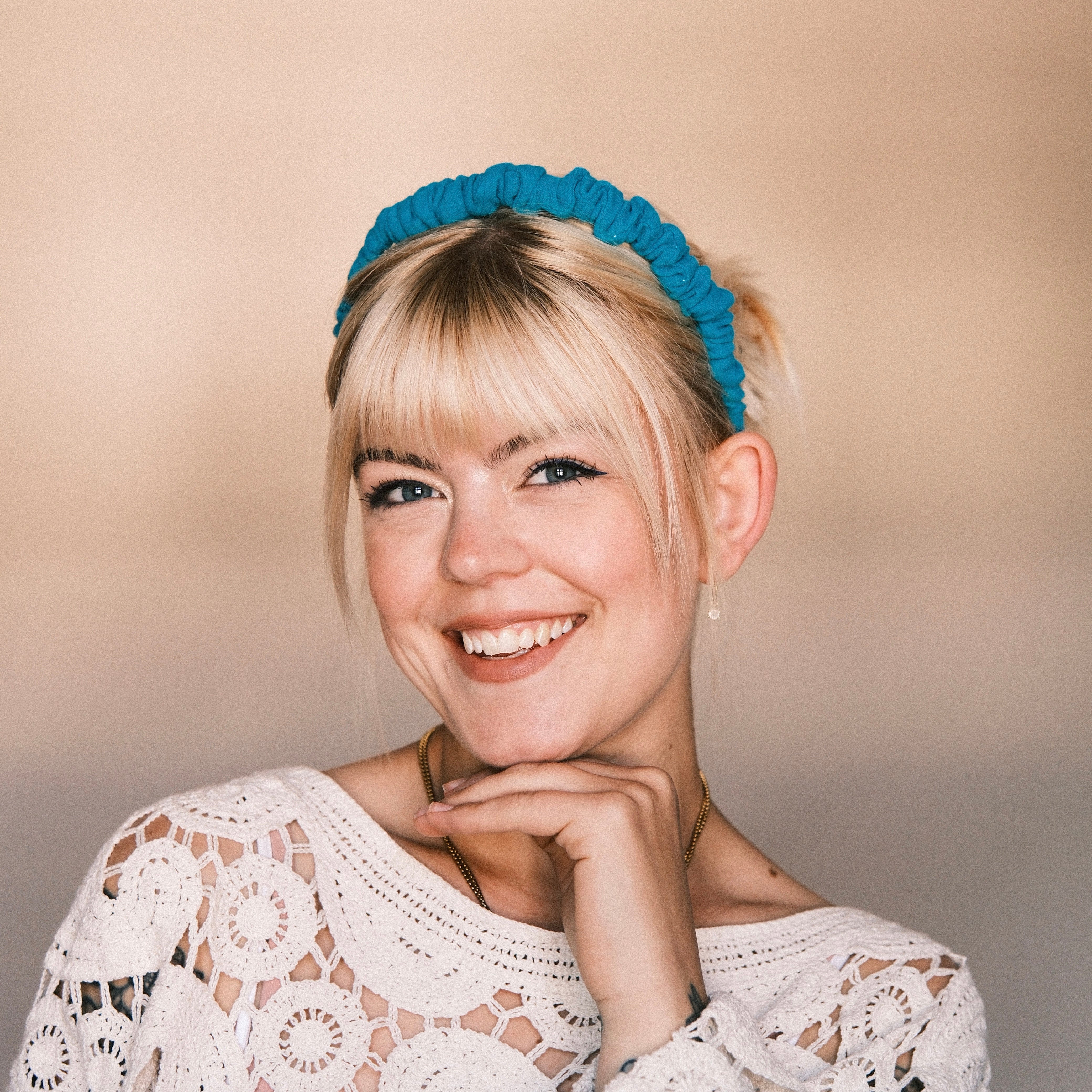 Hilde - Musselin Petrol Haarreif gerafft