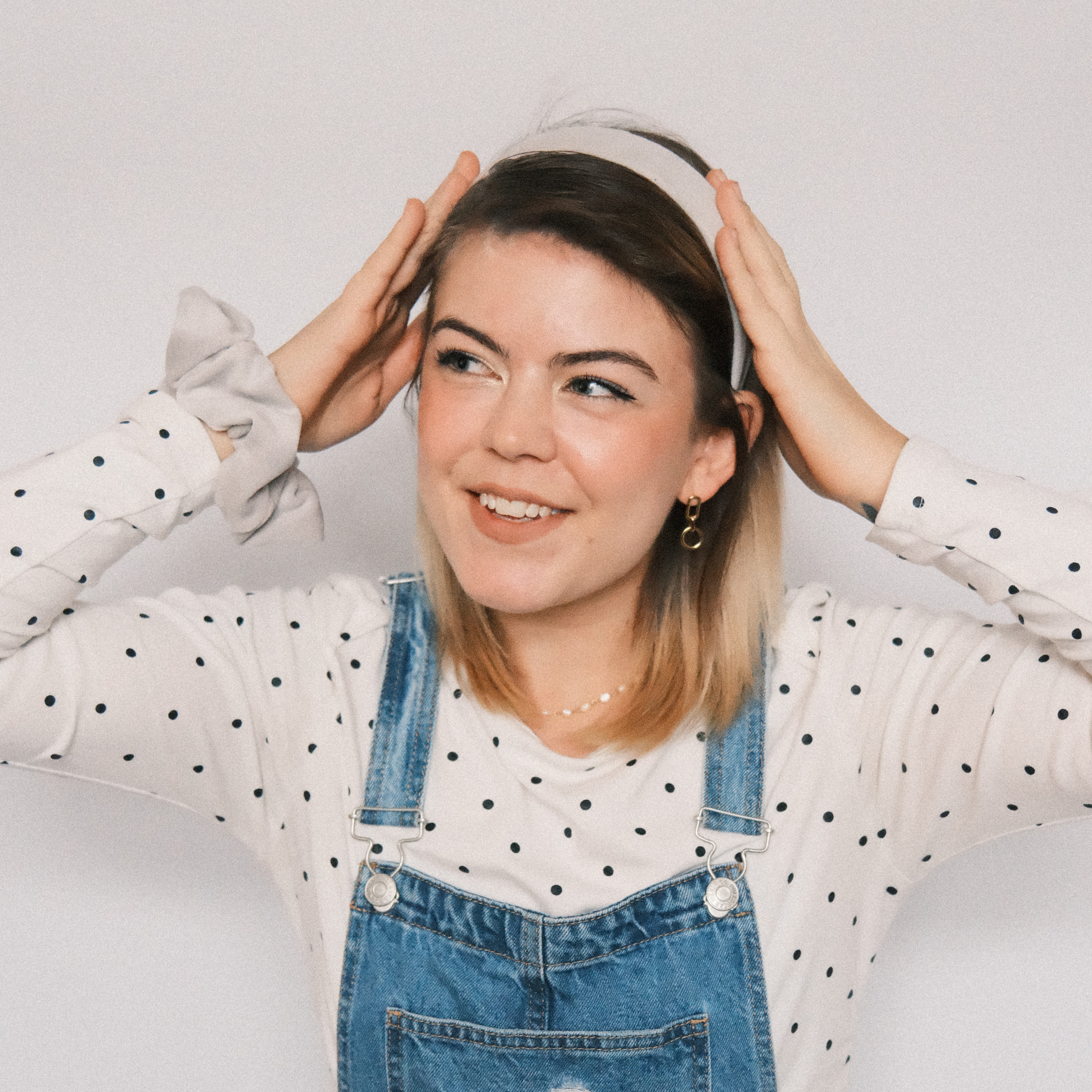 Anne - Samt Hellgrau