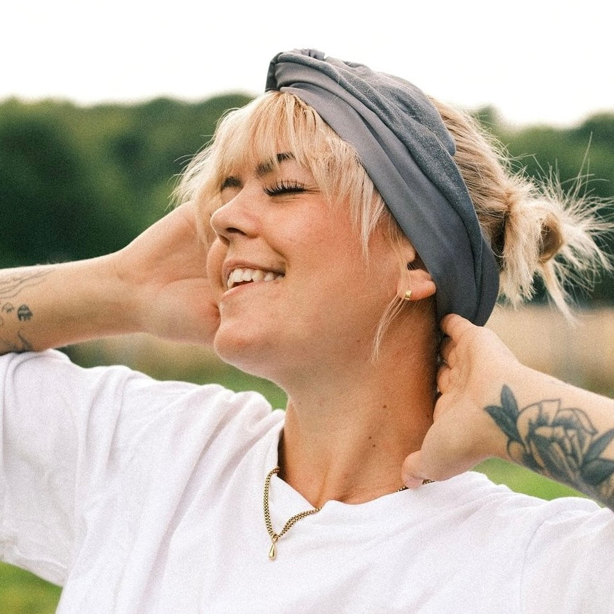 Drahthaarband 2 Seiten Glitzer/Satin Grau