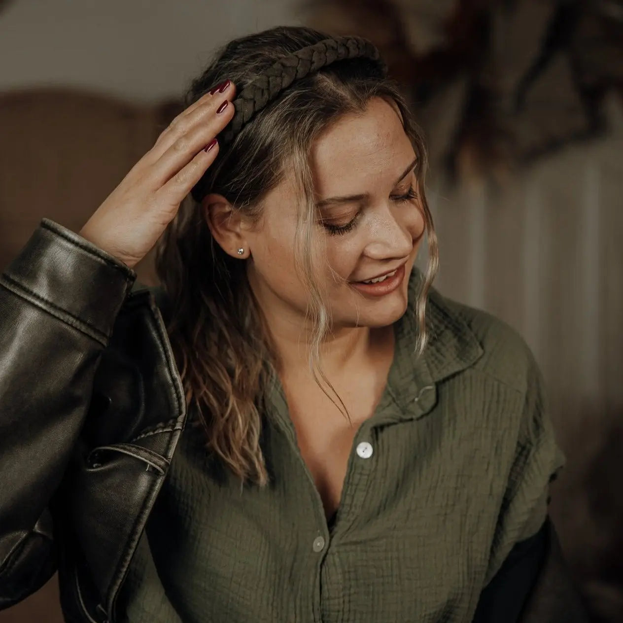 Bella- Khaki Haarreif geflochten