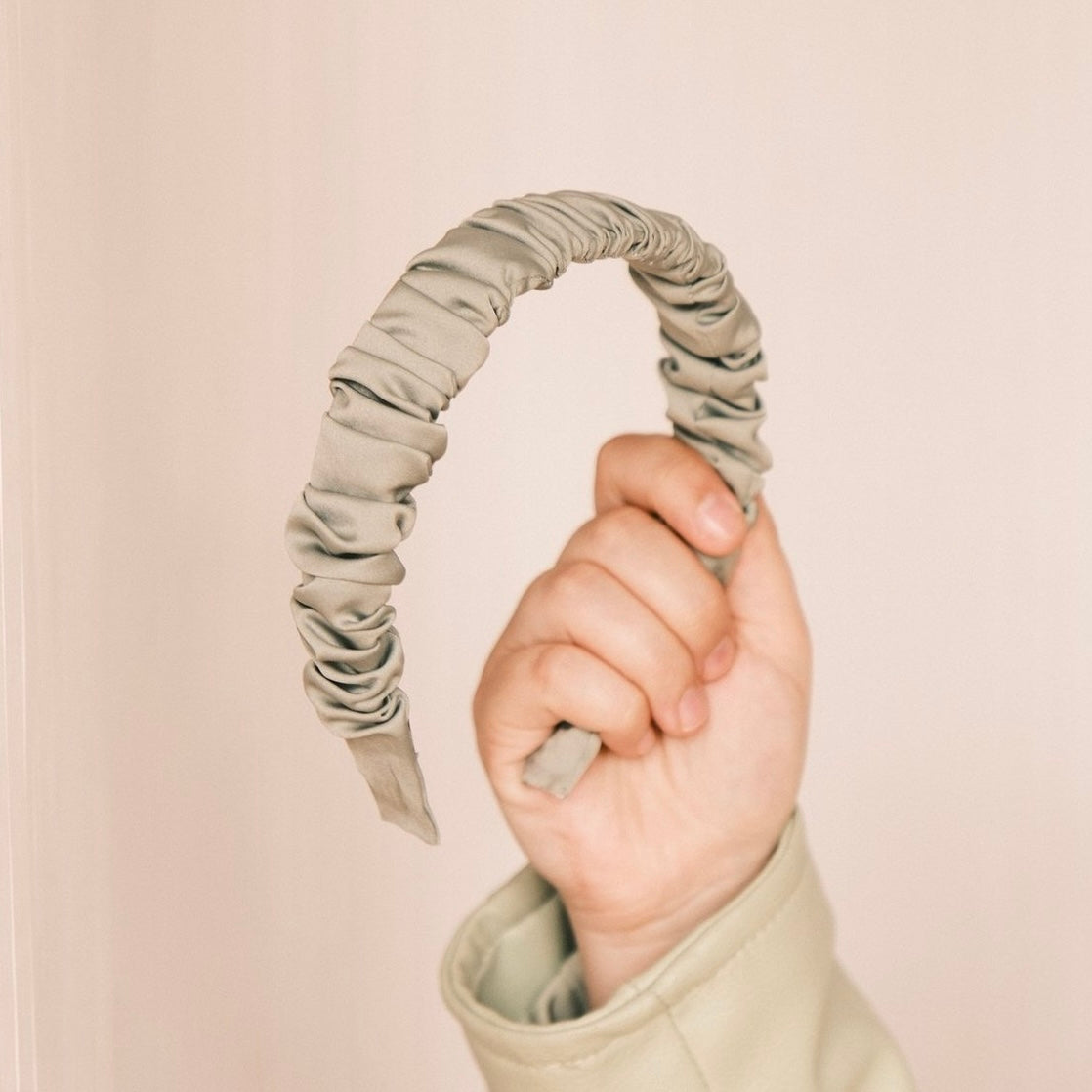 Ronja - Wedding Satin light Matcha