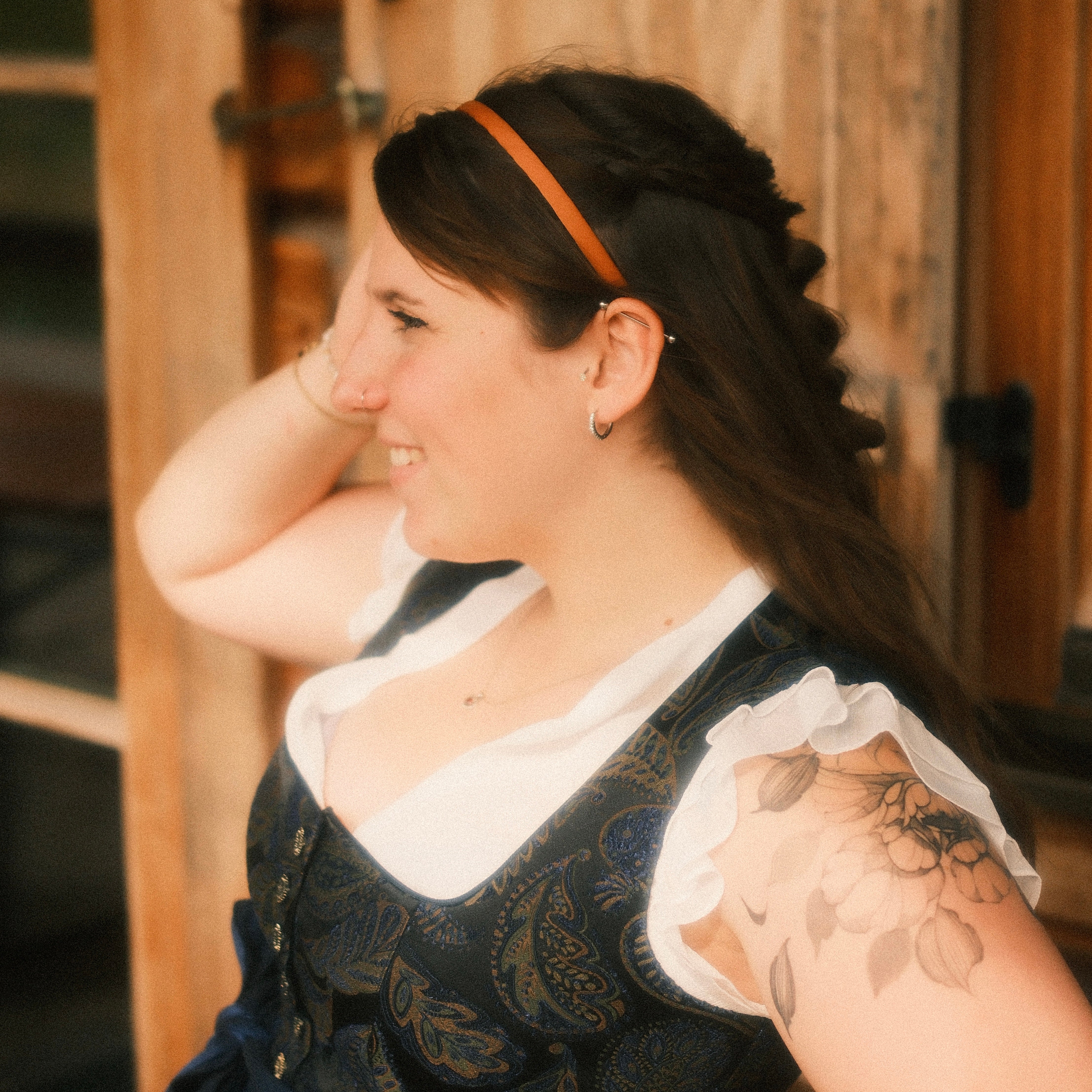 Lina - Satin Golden Safran