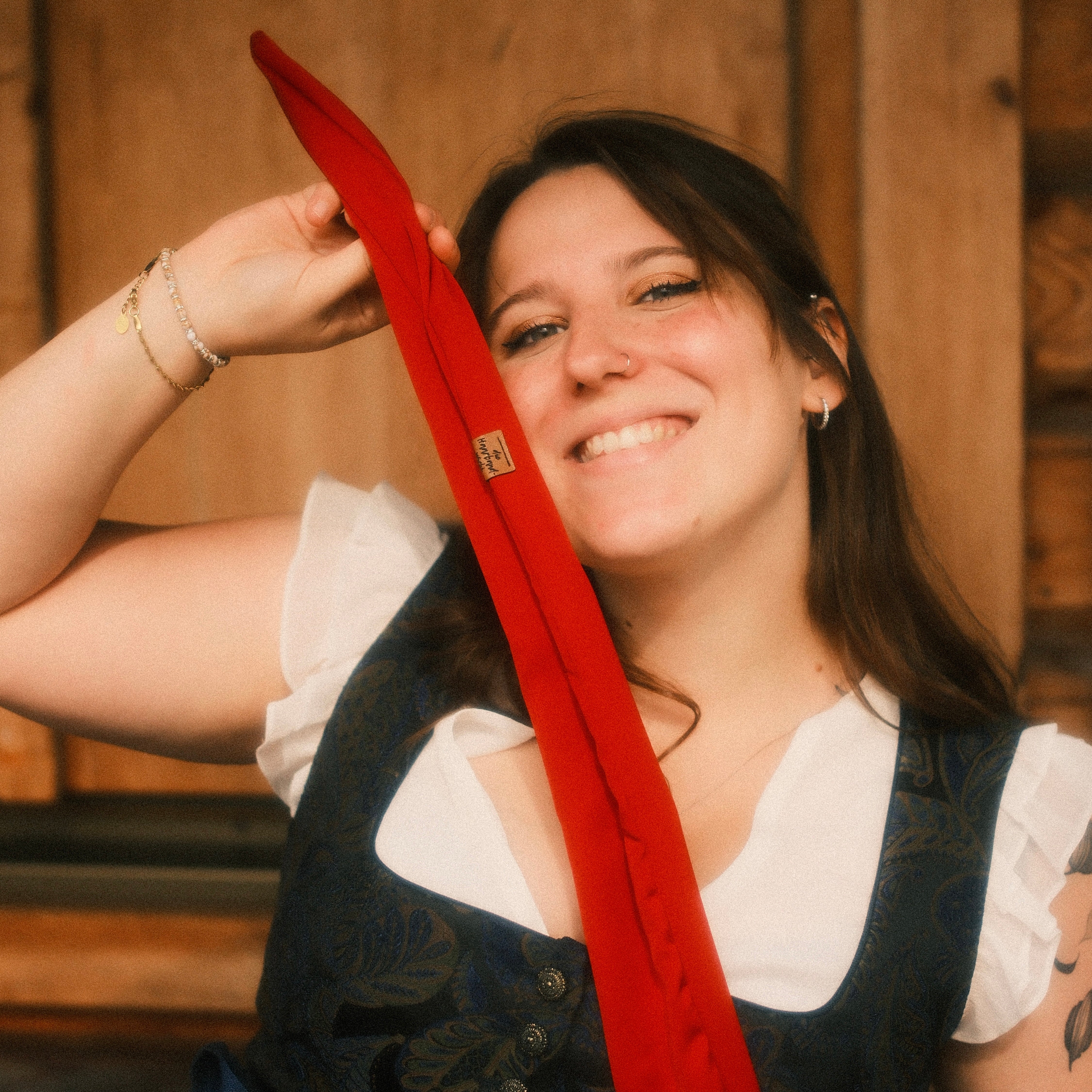 Drahthaarband Satin Rot