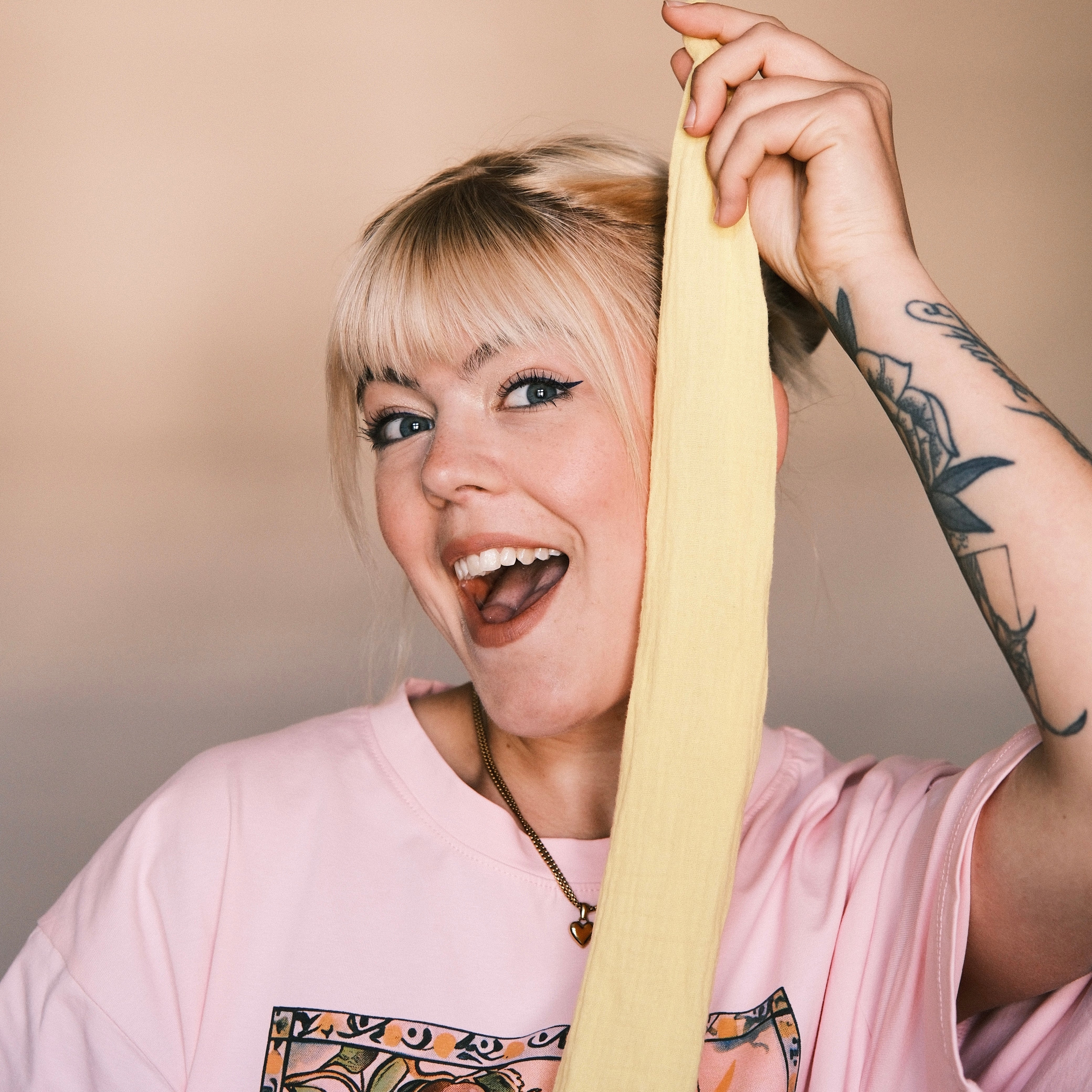 Drahthaarband Musselin butter yellow