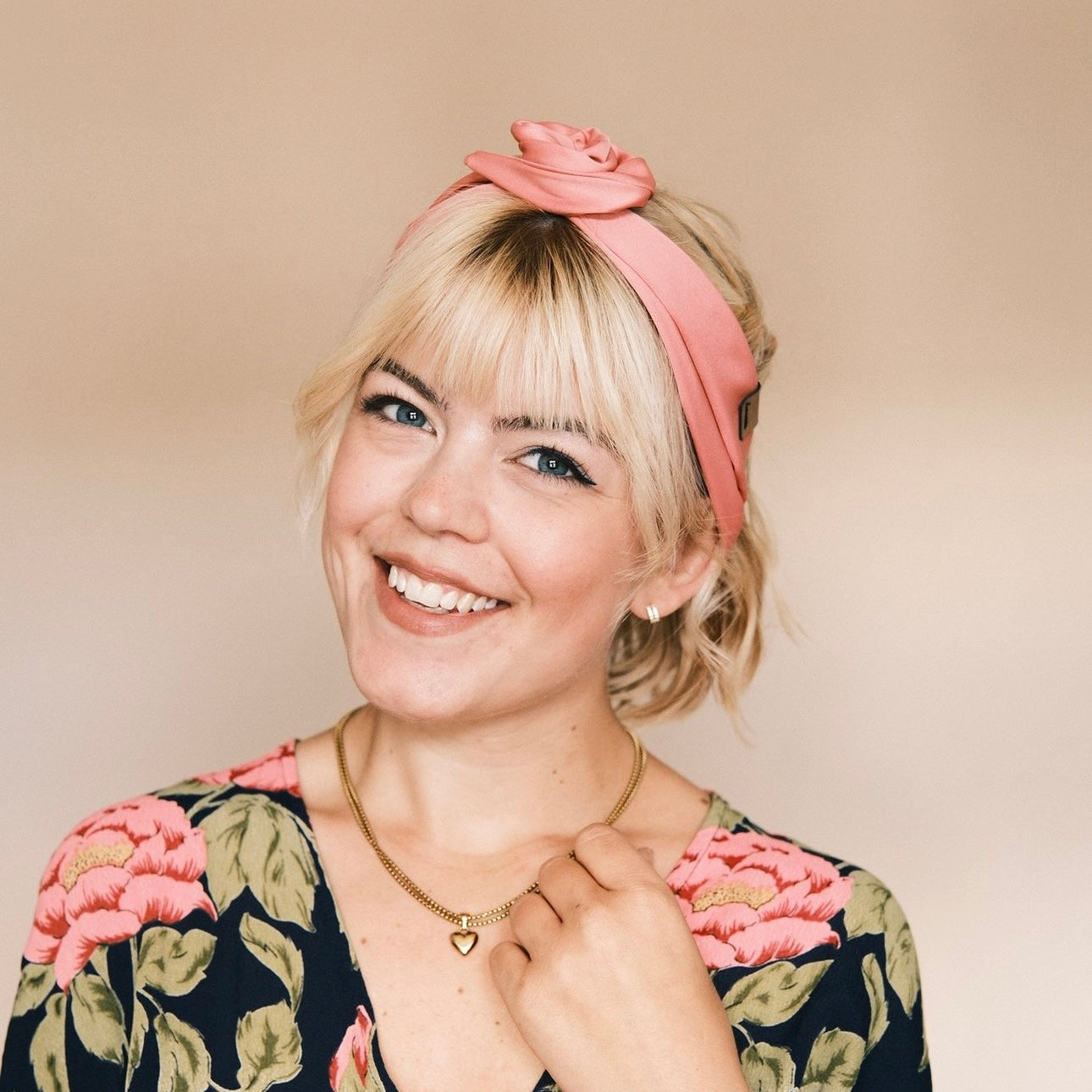 Drahthaarband Satin Apricot