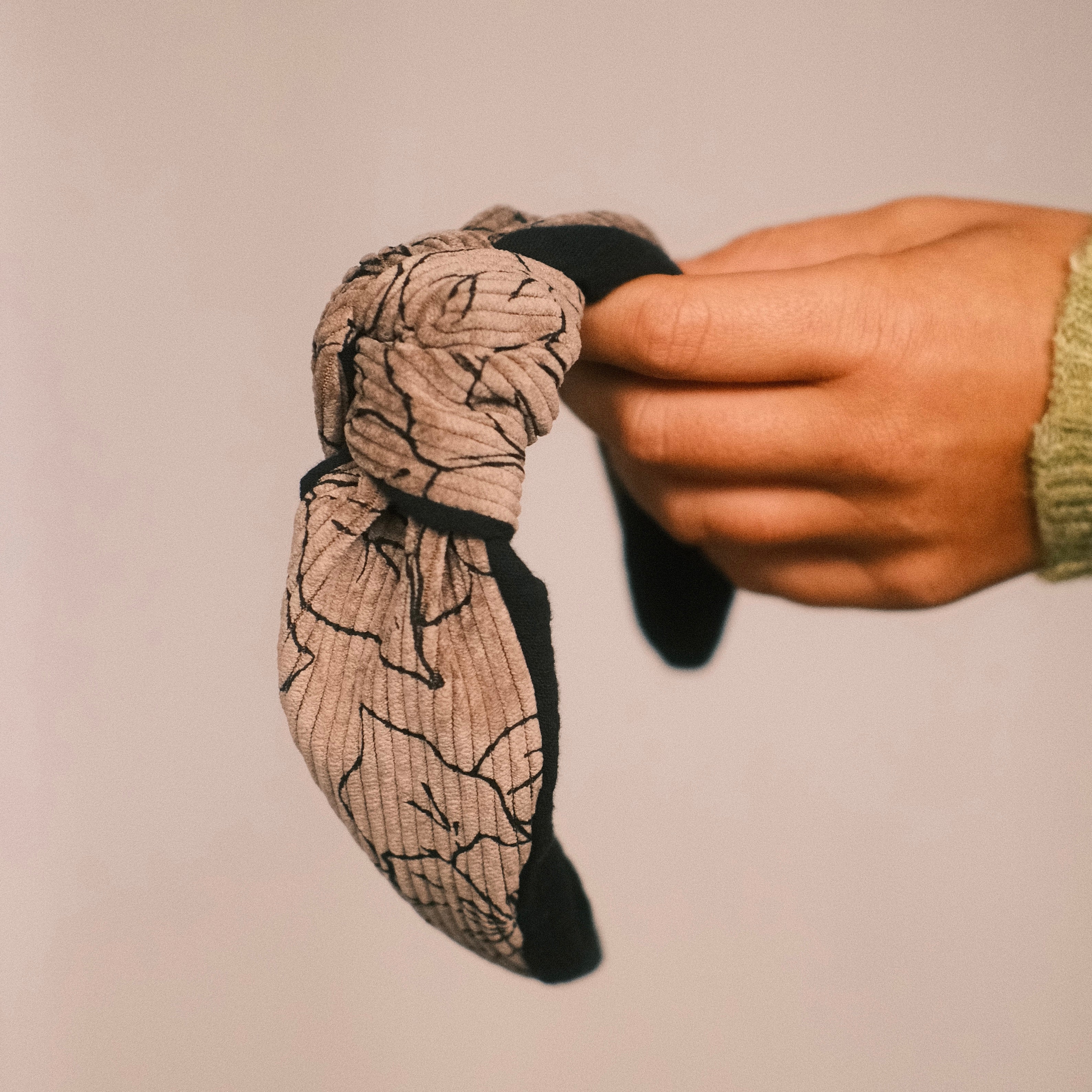 Frieda - Cord Blume Taupe