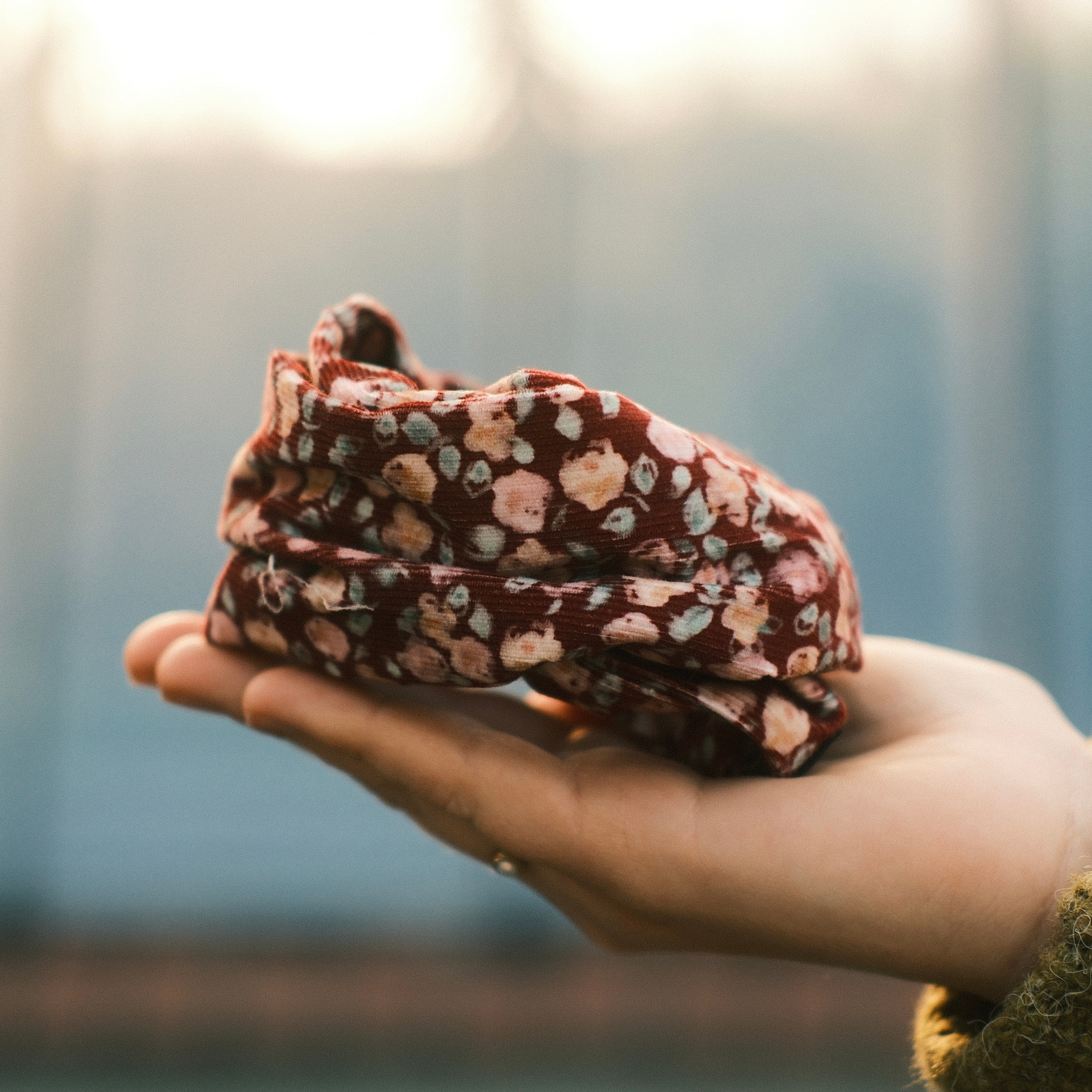 Drahthaarband - Cord Blumen Rot