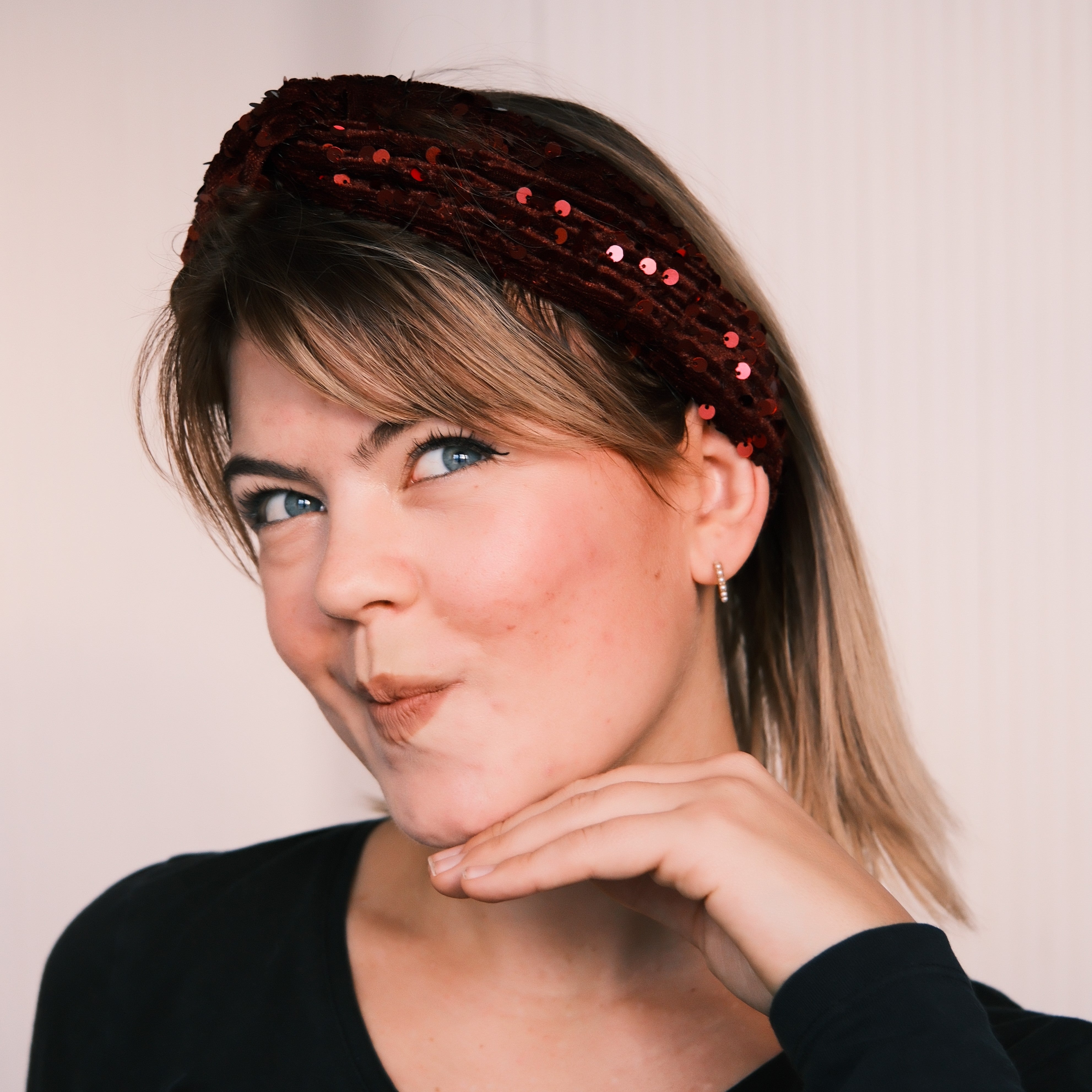 Drahthaarband - Pailletten Weinrot Bordeaux