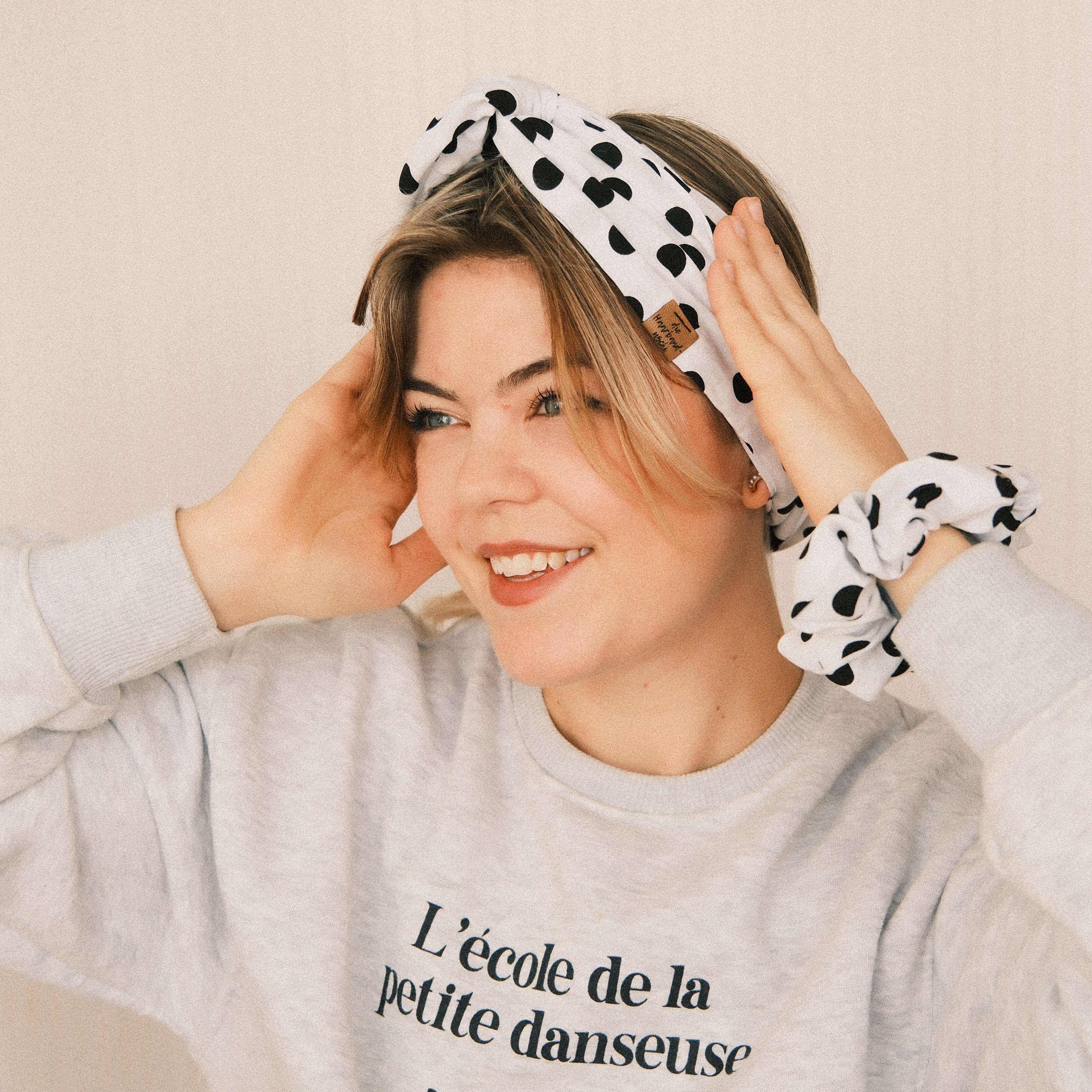 Drahthaarband breit -Polka Dots Weiß