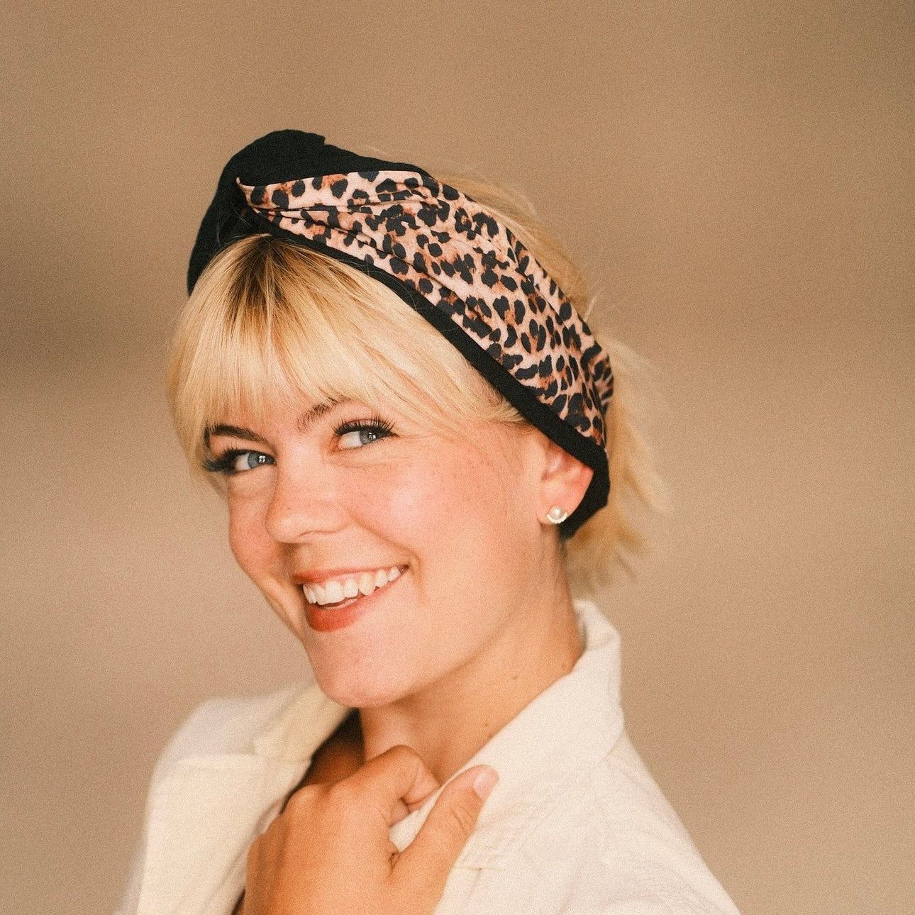 Drahthaarband 2 Seiten Leo Schwarz