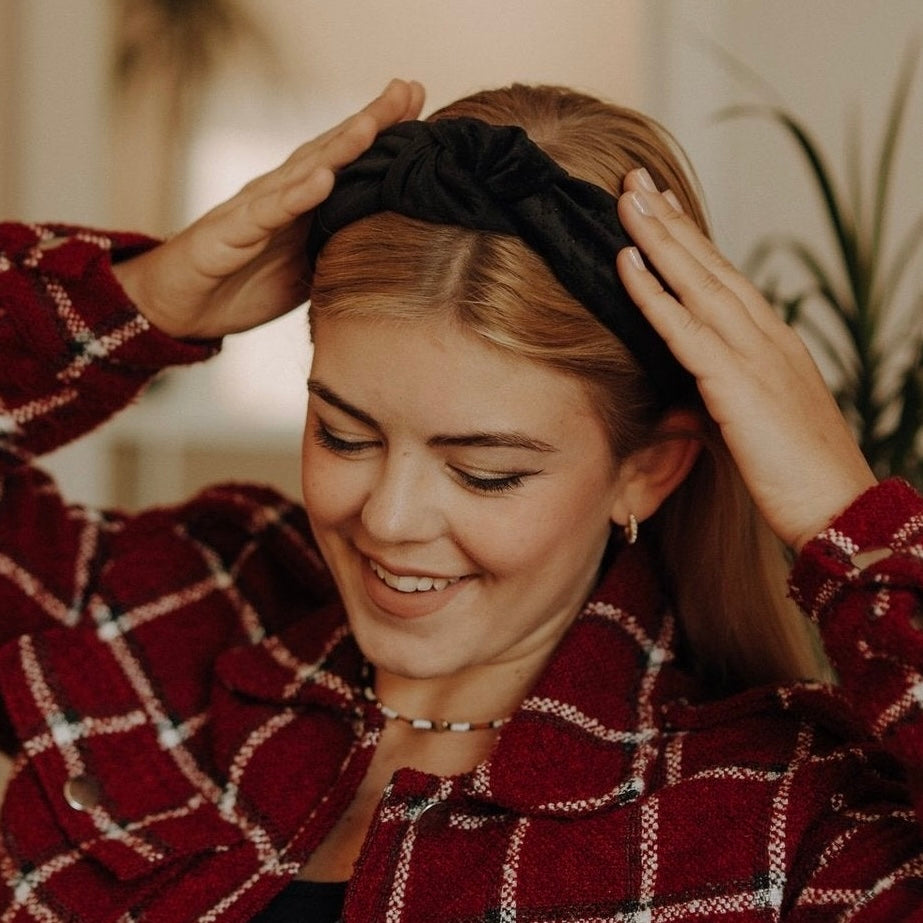 Leyla Schwarz Haarreif Knoten