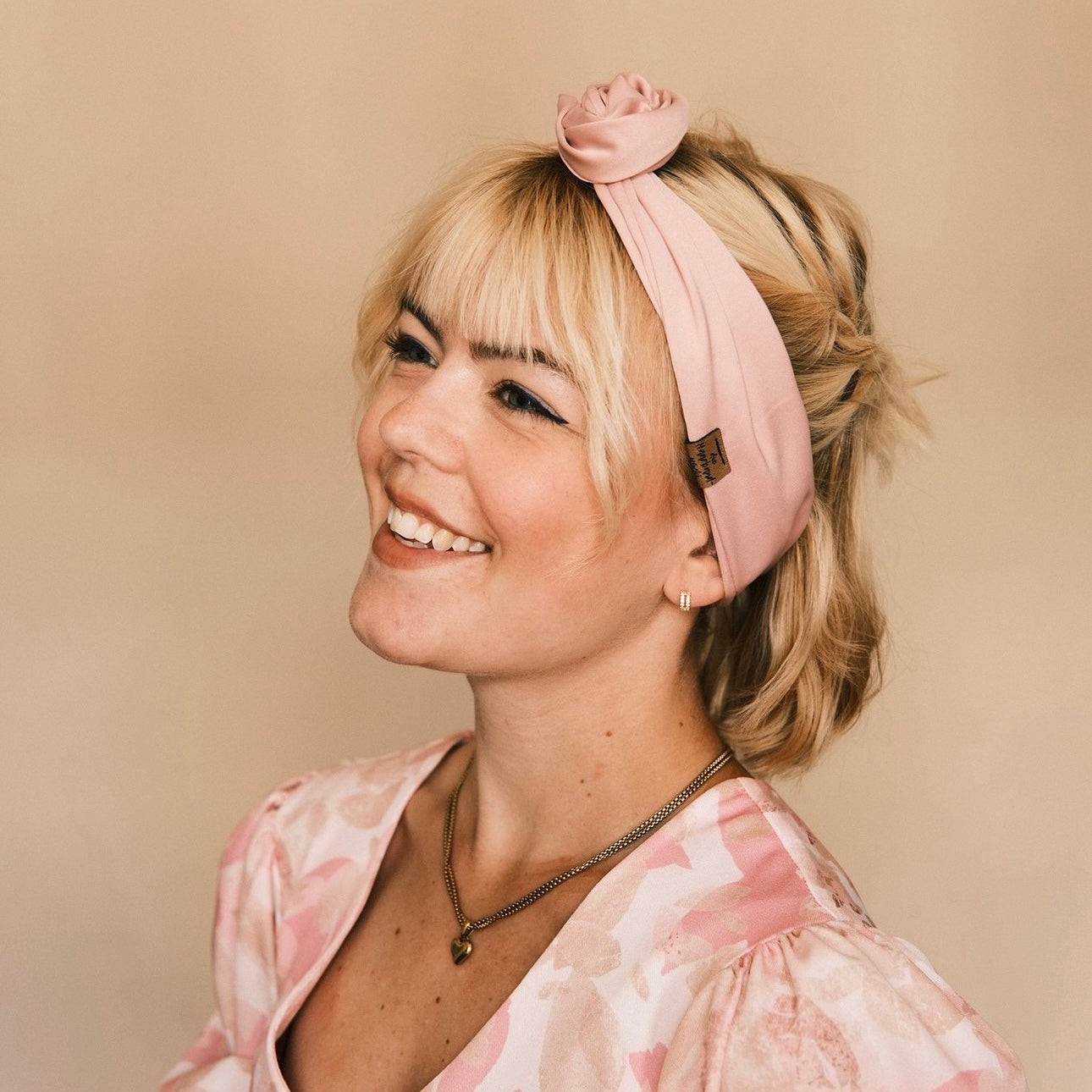 Drahthaarband Satin zart Rosa