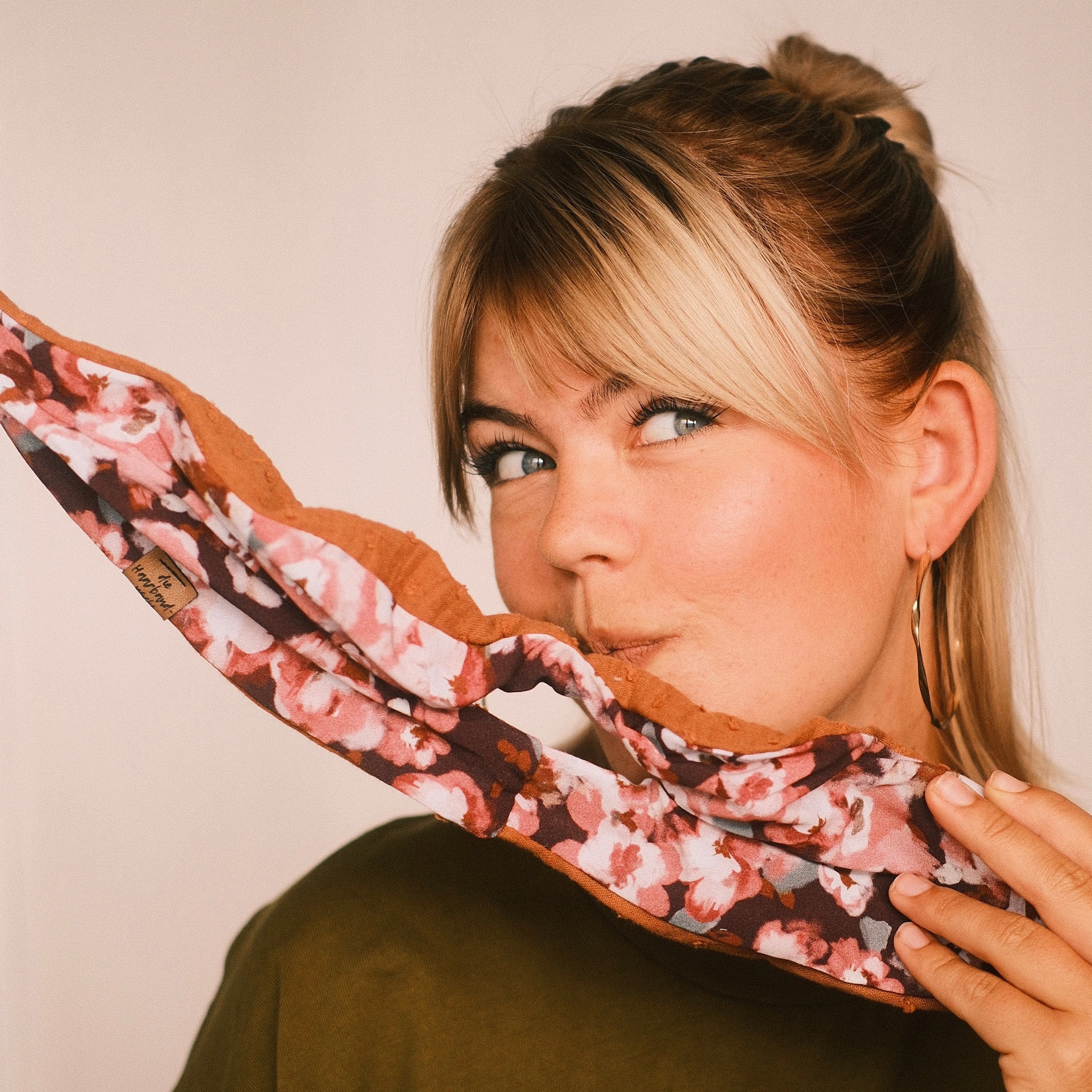 Dutti - Burgundy Bloom