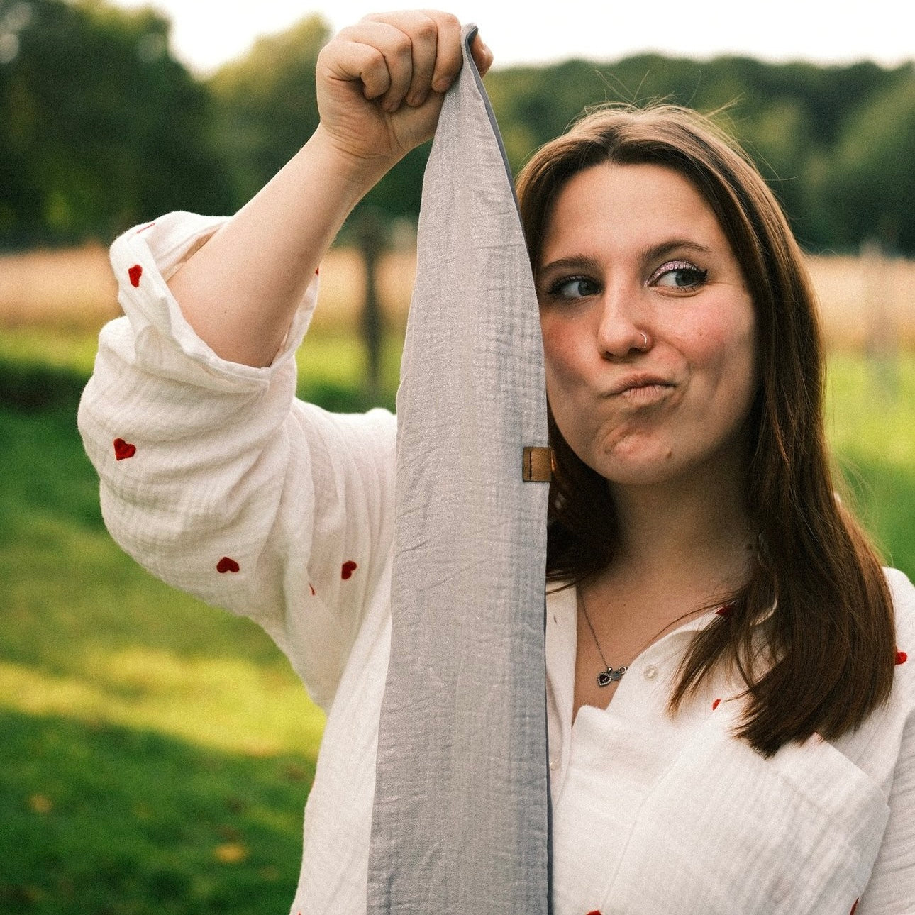 Drahthaarband 2 Seiten Glitzer/Satin hellgrau