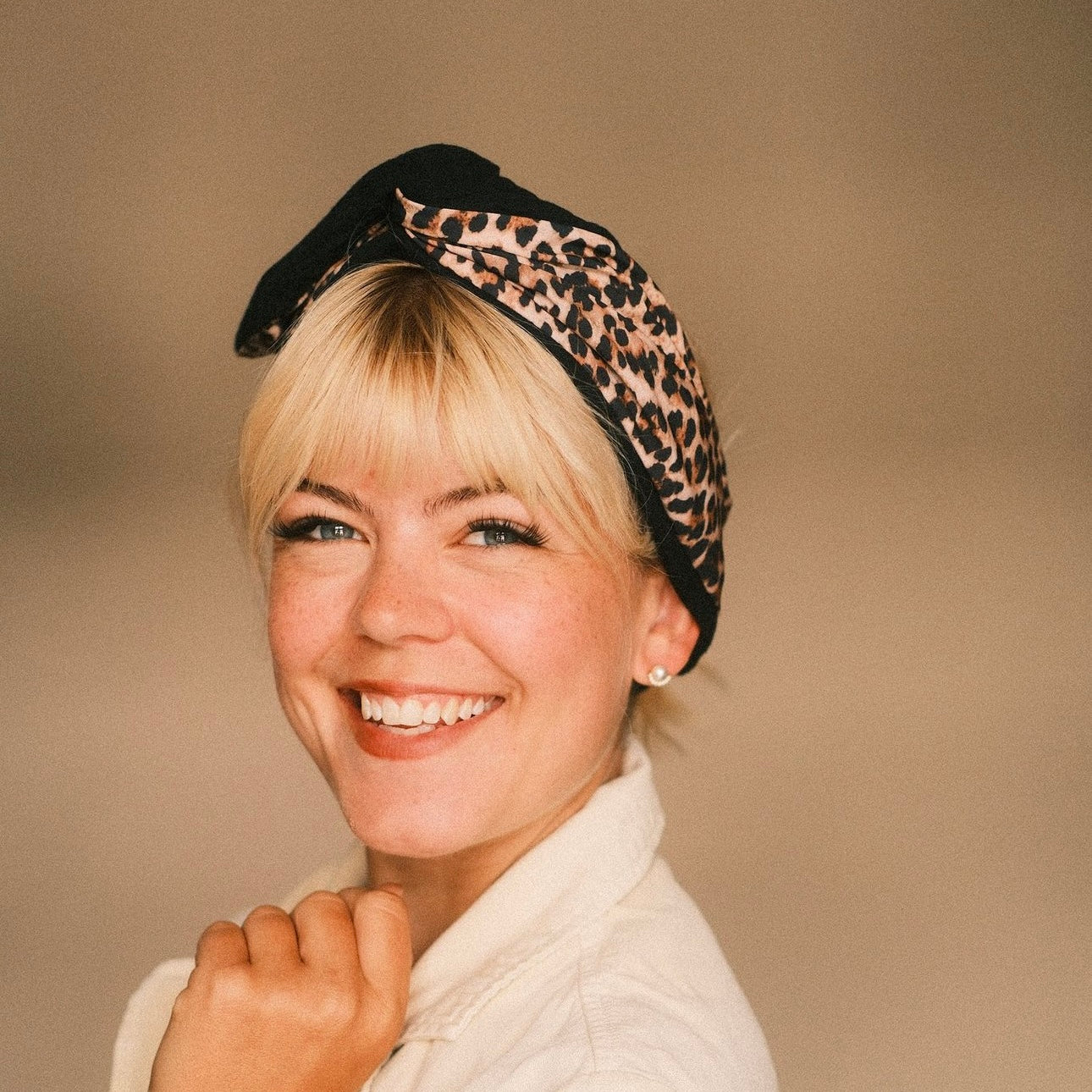 Drahthaarband 2 Seiten Leo Schwarz