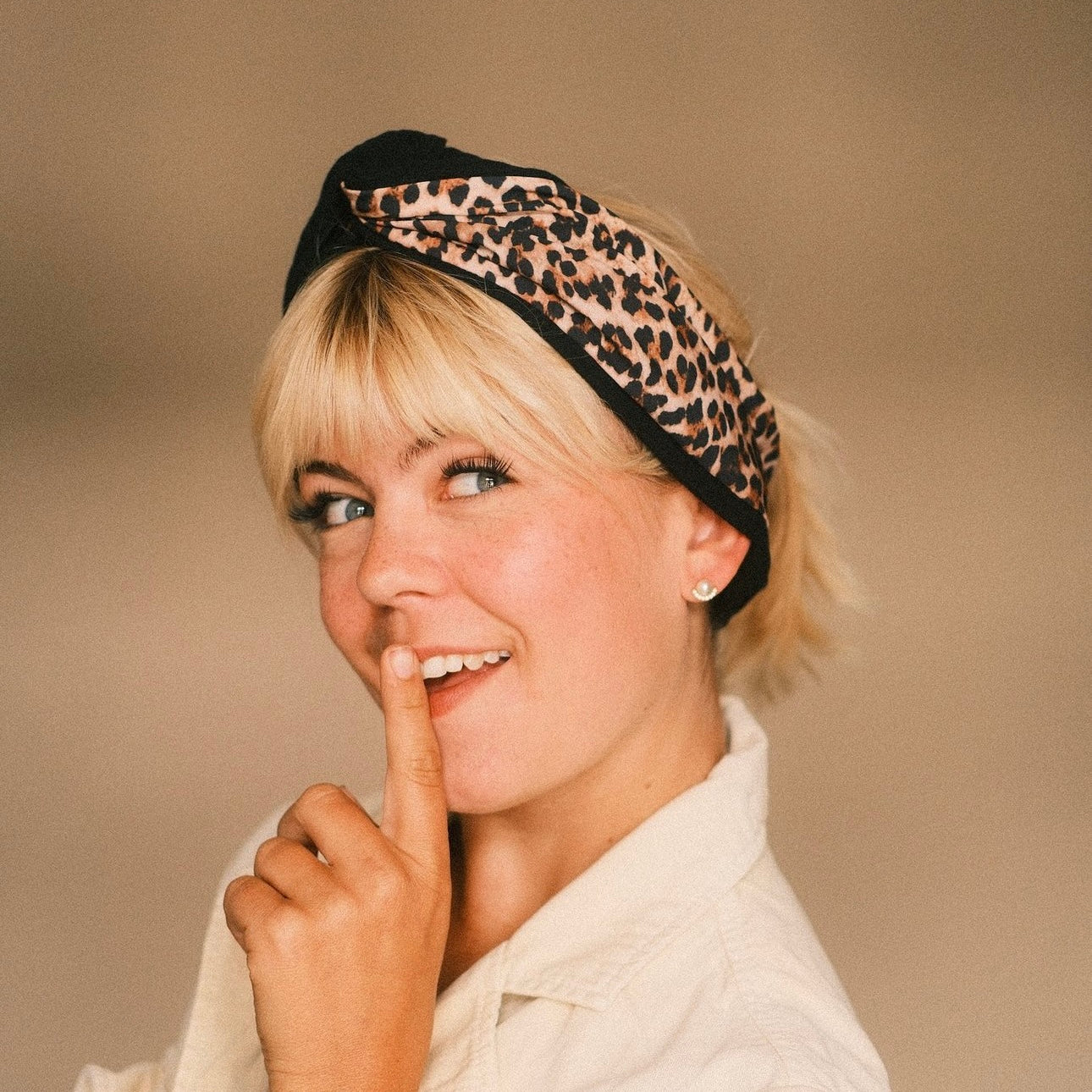 Drahthaarband 2 Seiten Leo Schwarz