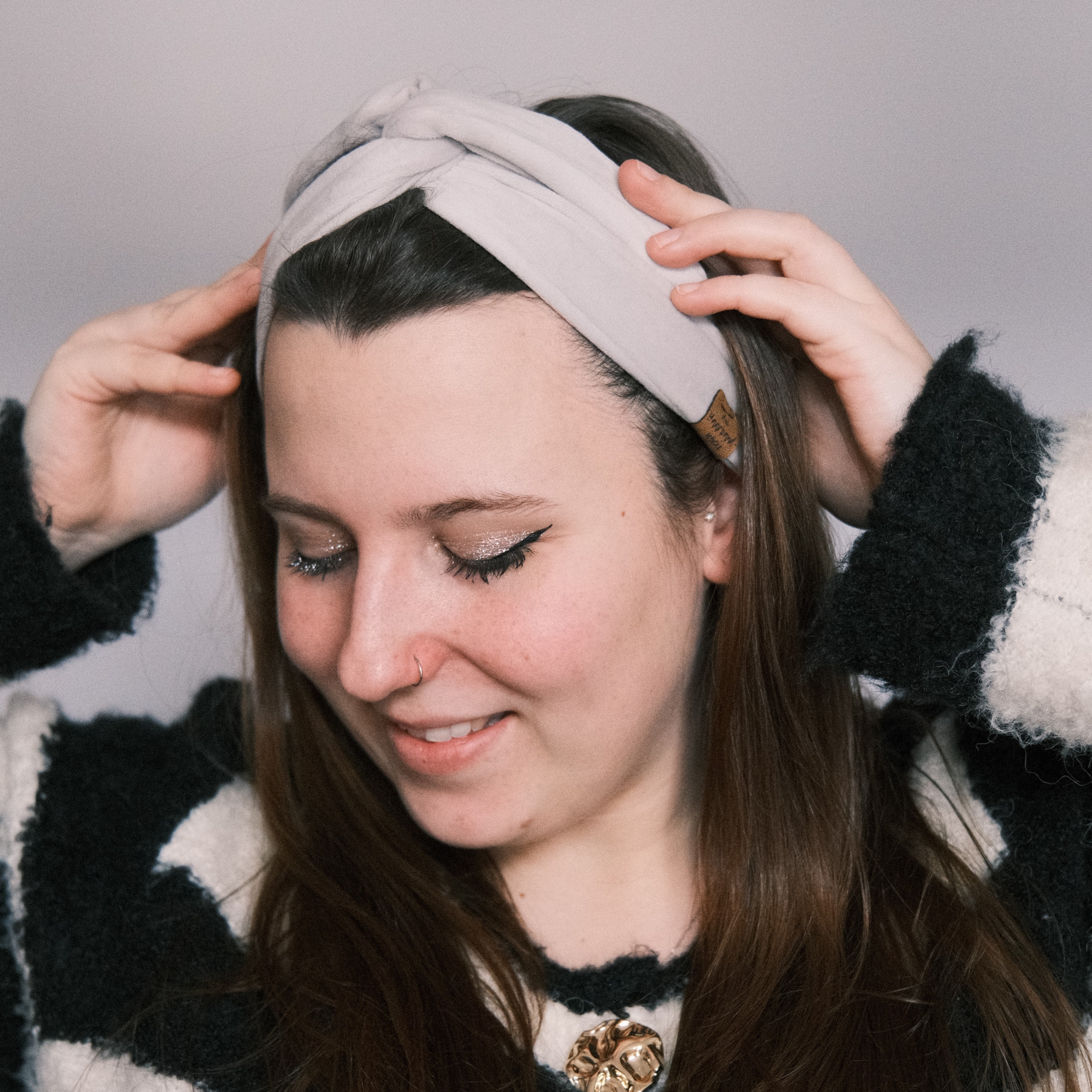 Drahthaarband schmal - Samt Hellgrau