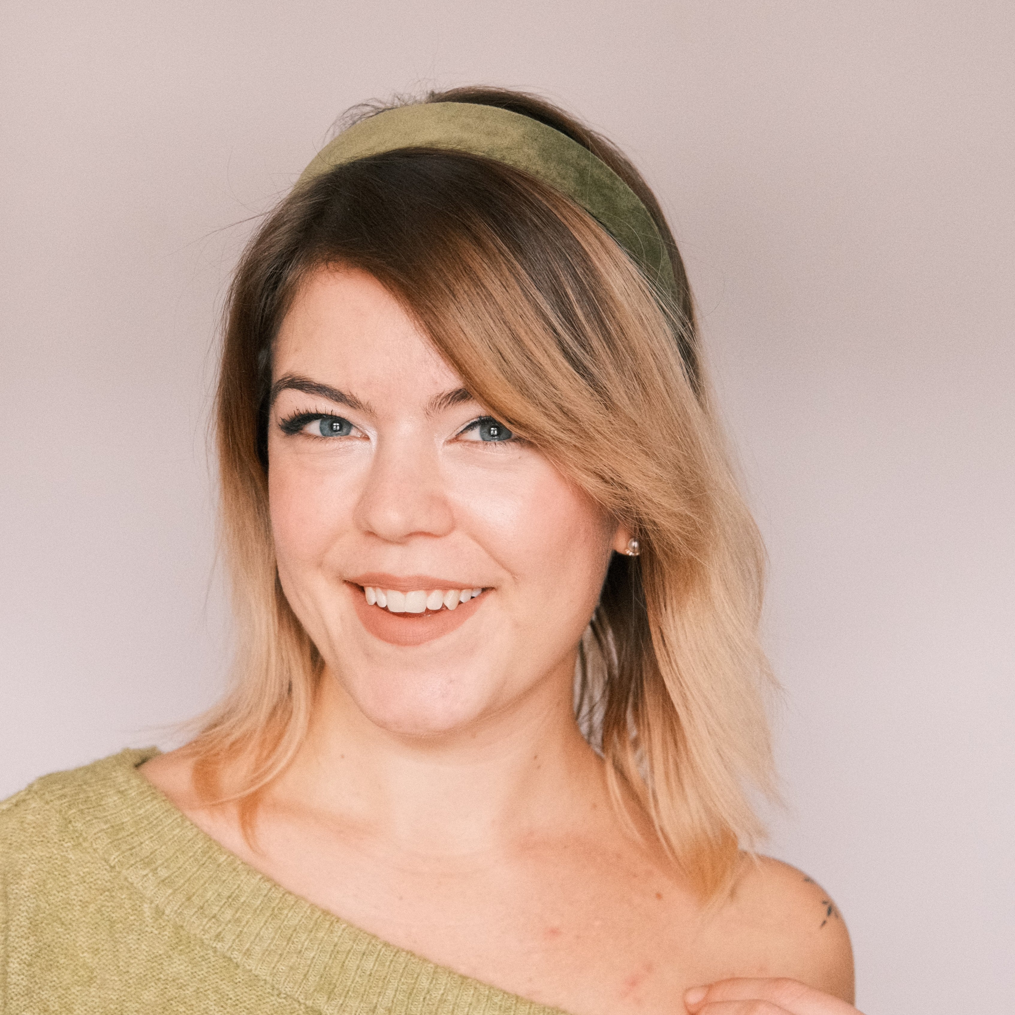 Anne - Samt Hellgrün