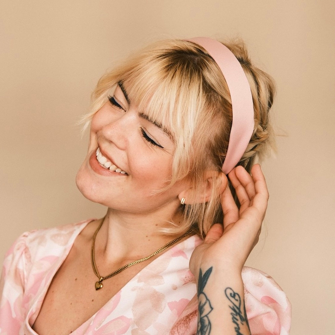 Anne Satin zart Rosa