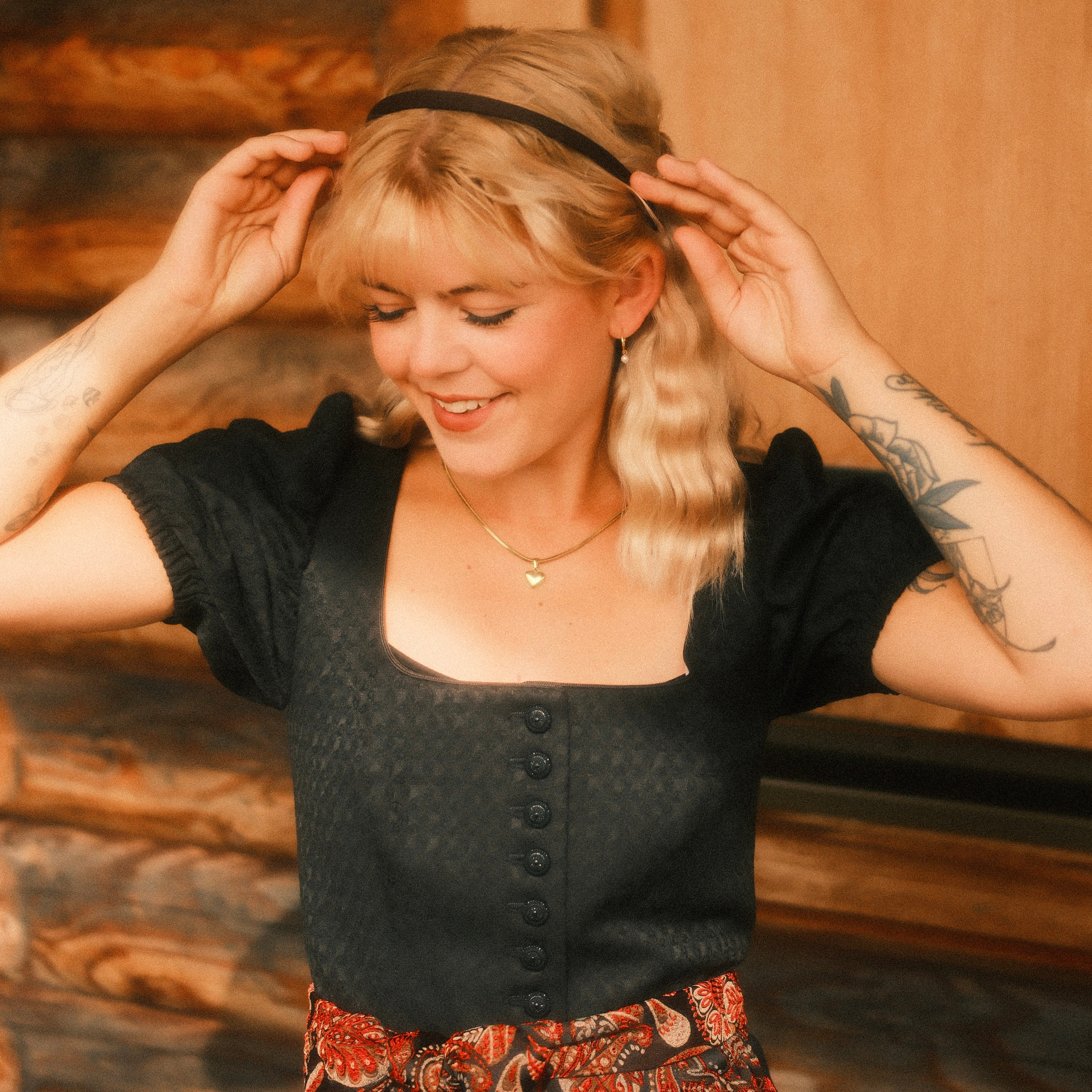 Lina - Satin Schwarz