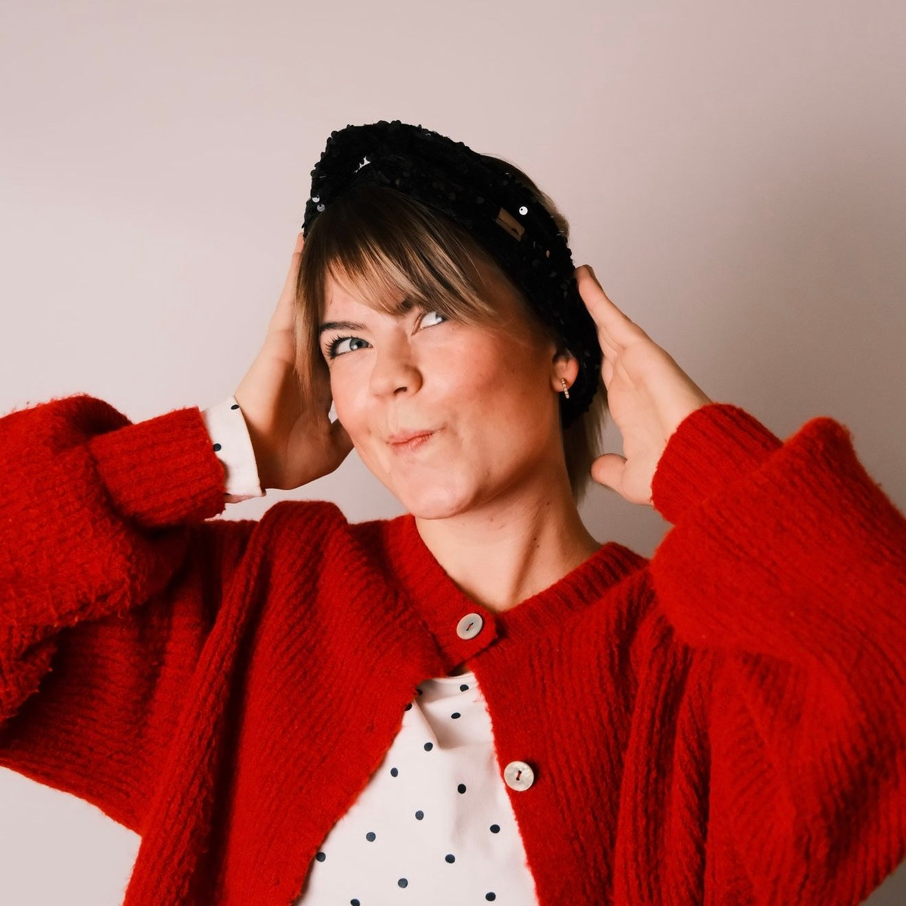 Drahthaarband - Pailletten Schwarz Onyx