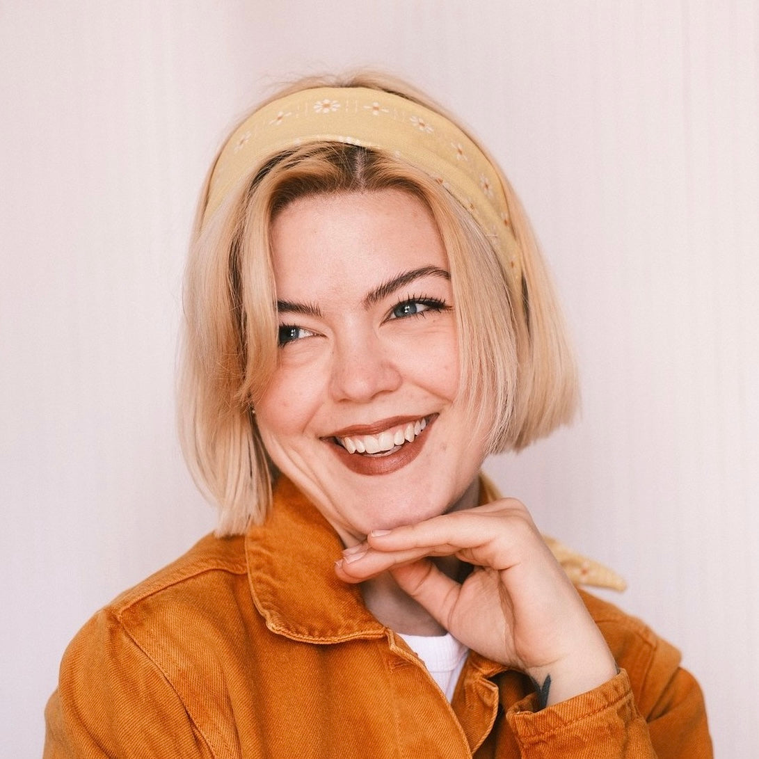 Drahthaarband gelb Blümchen