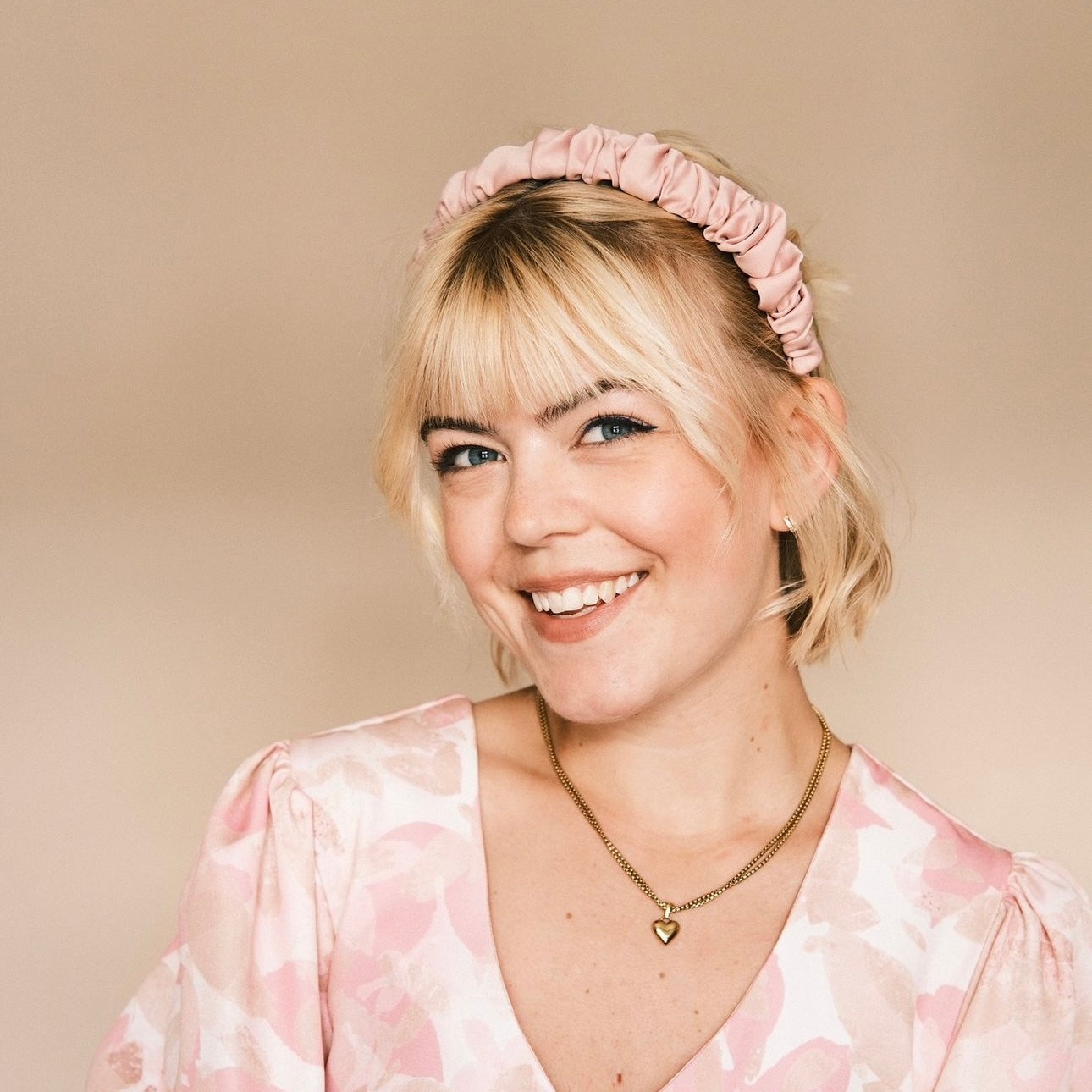 Ronja - Wedding Satin zart Rosa