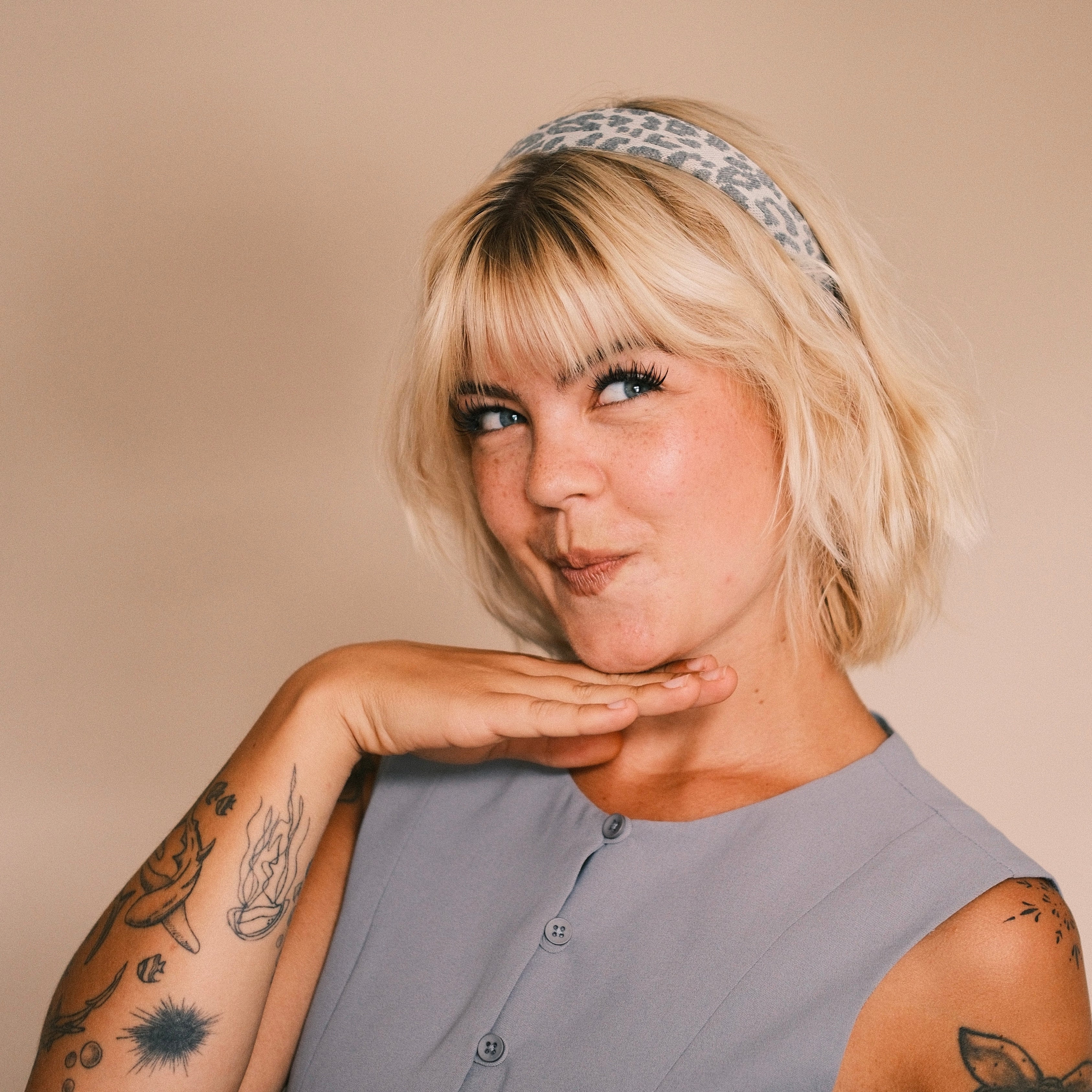 Anne - Strick Leo Grau