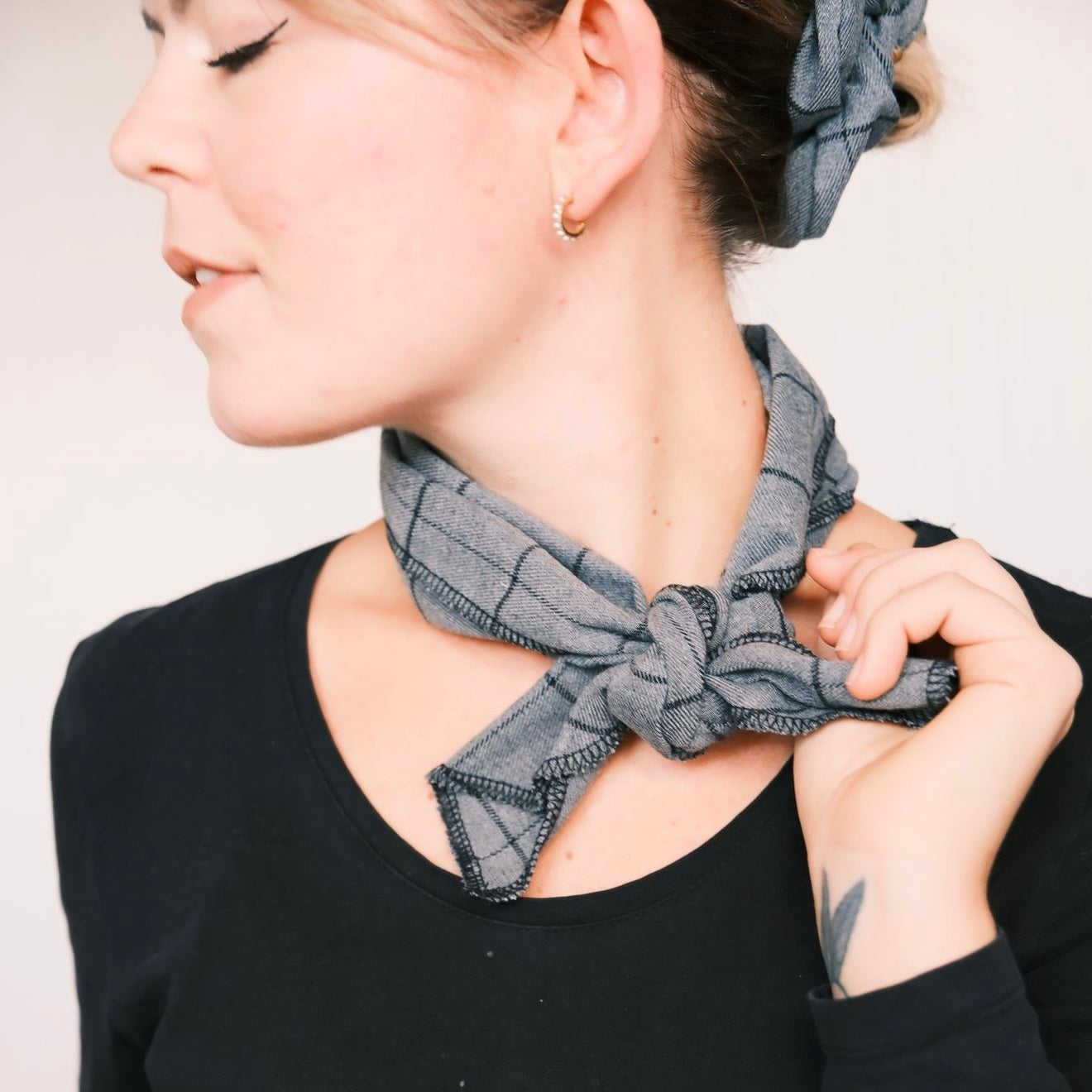 Mikro Schal - grau/schwarz XOXO