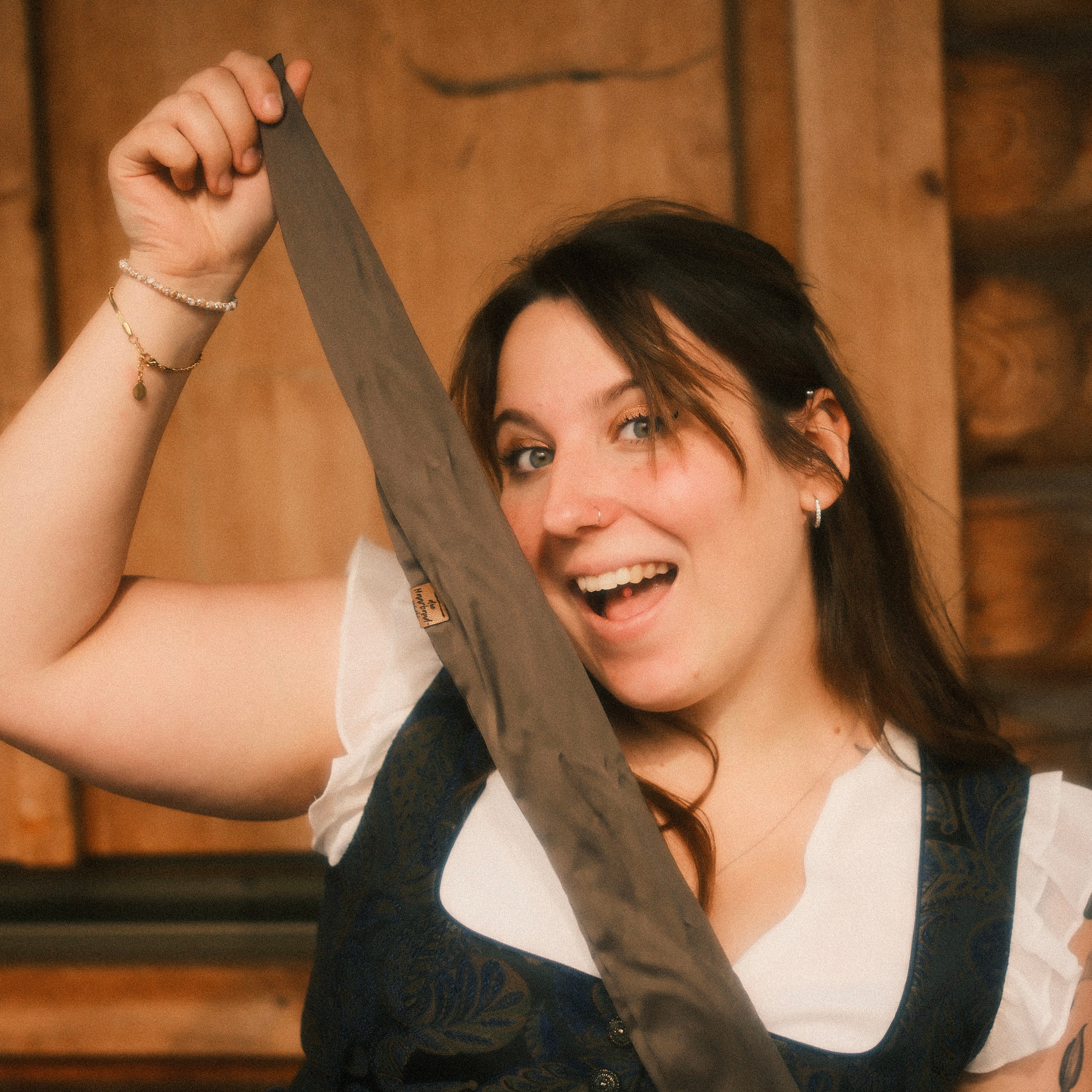 Drahthaarband Satin Khaki