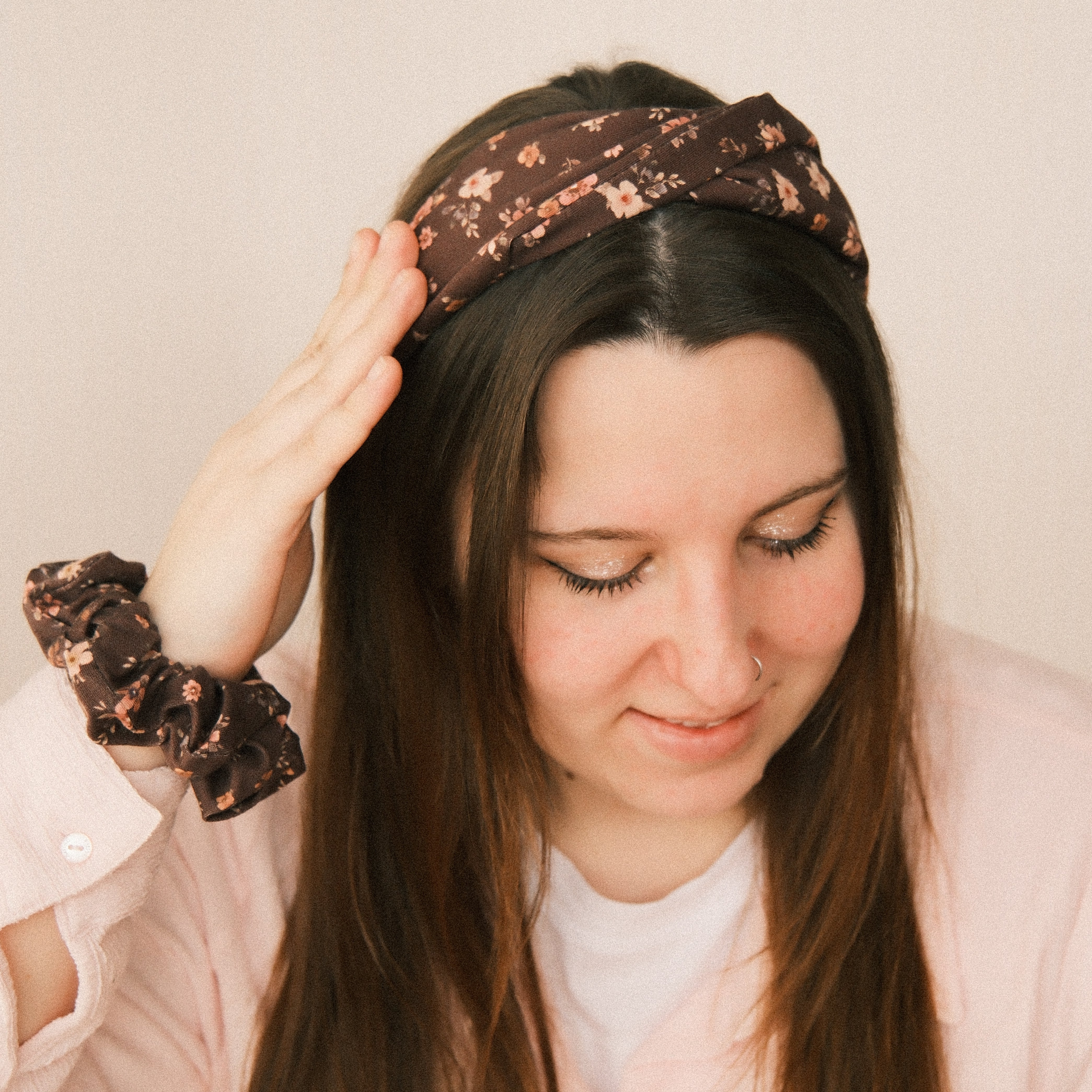 Scrunchie - Cottage Flower Mokka