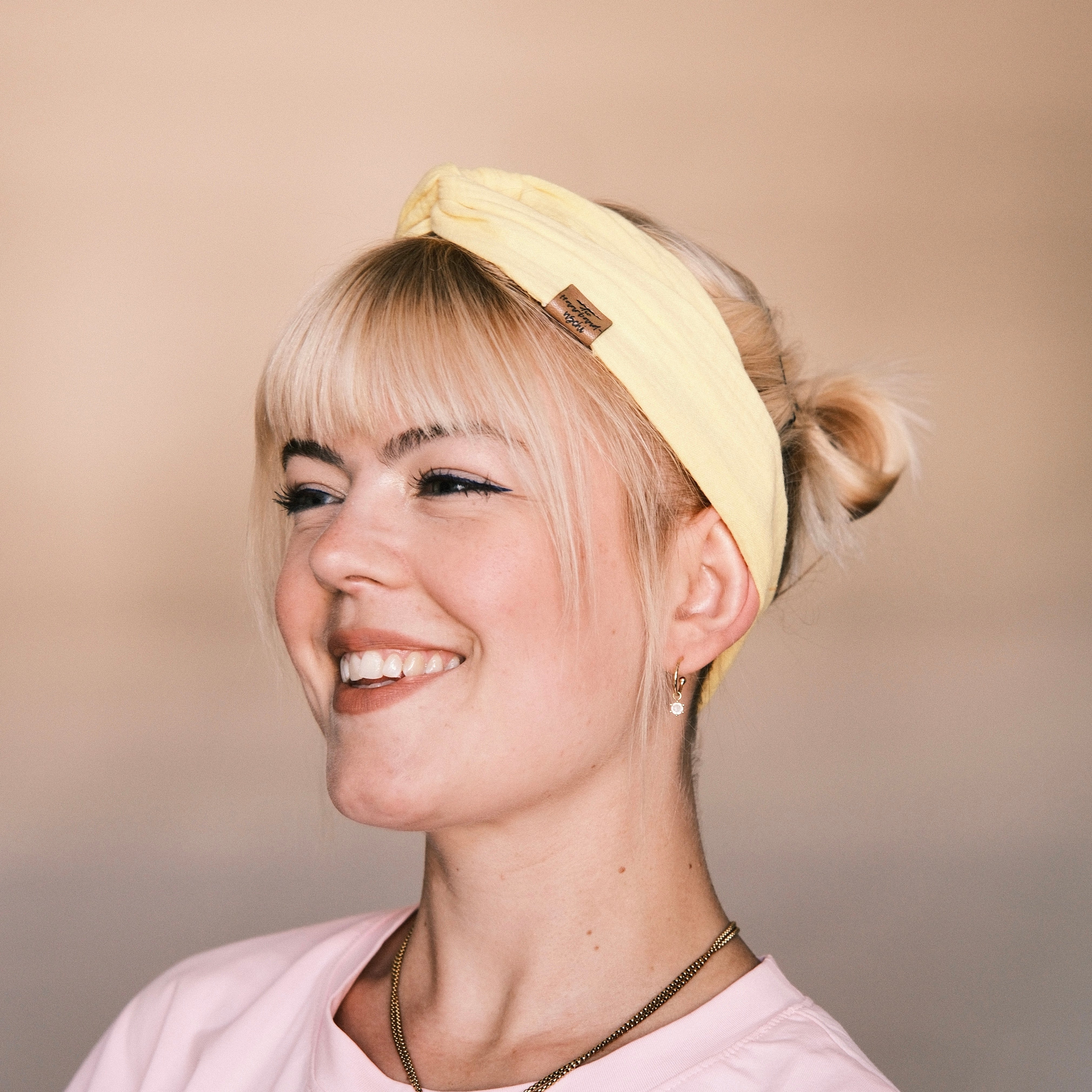 Drahthaarband Musselin butter yellow