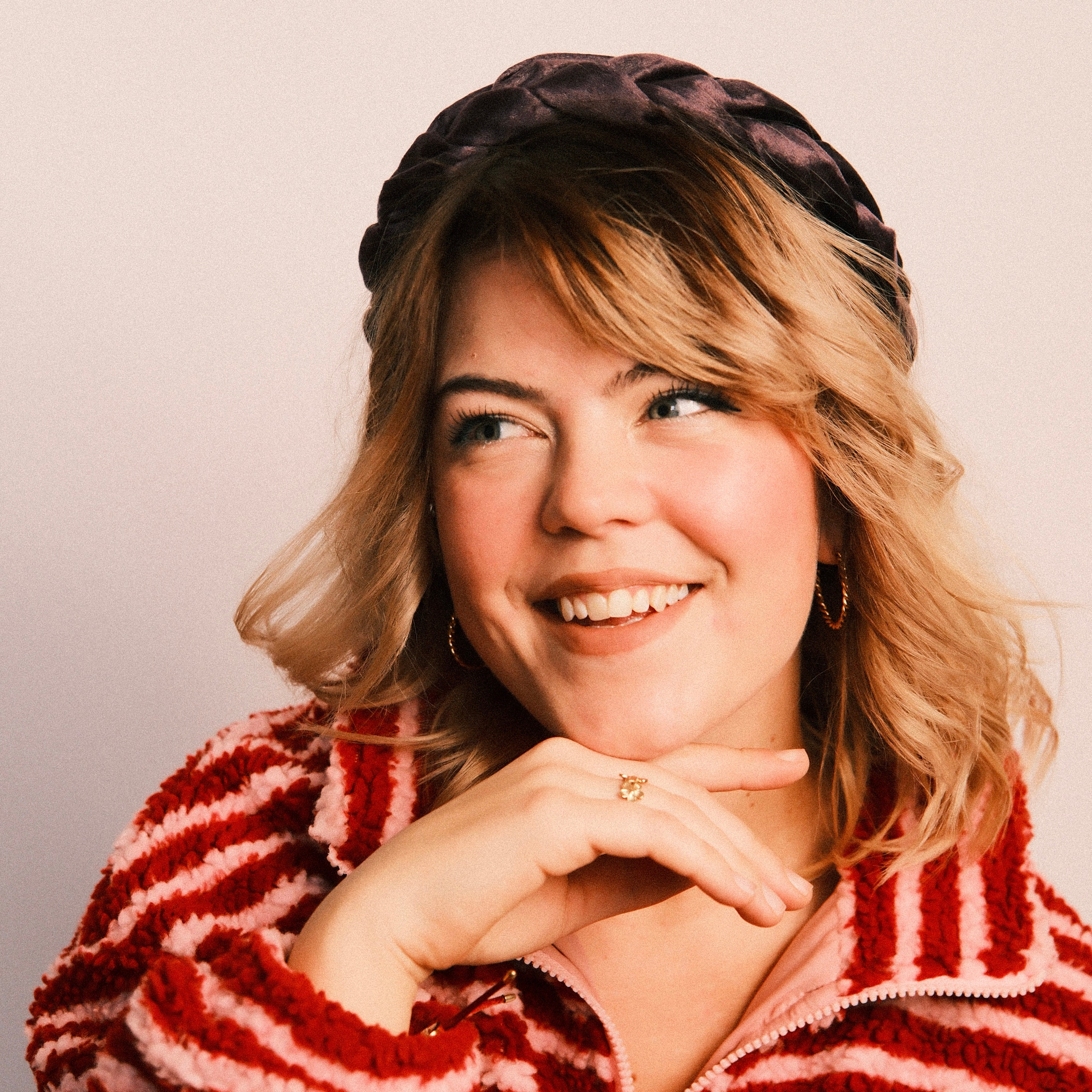 Lotte in breit - Aubergine