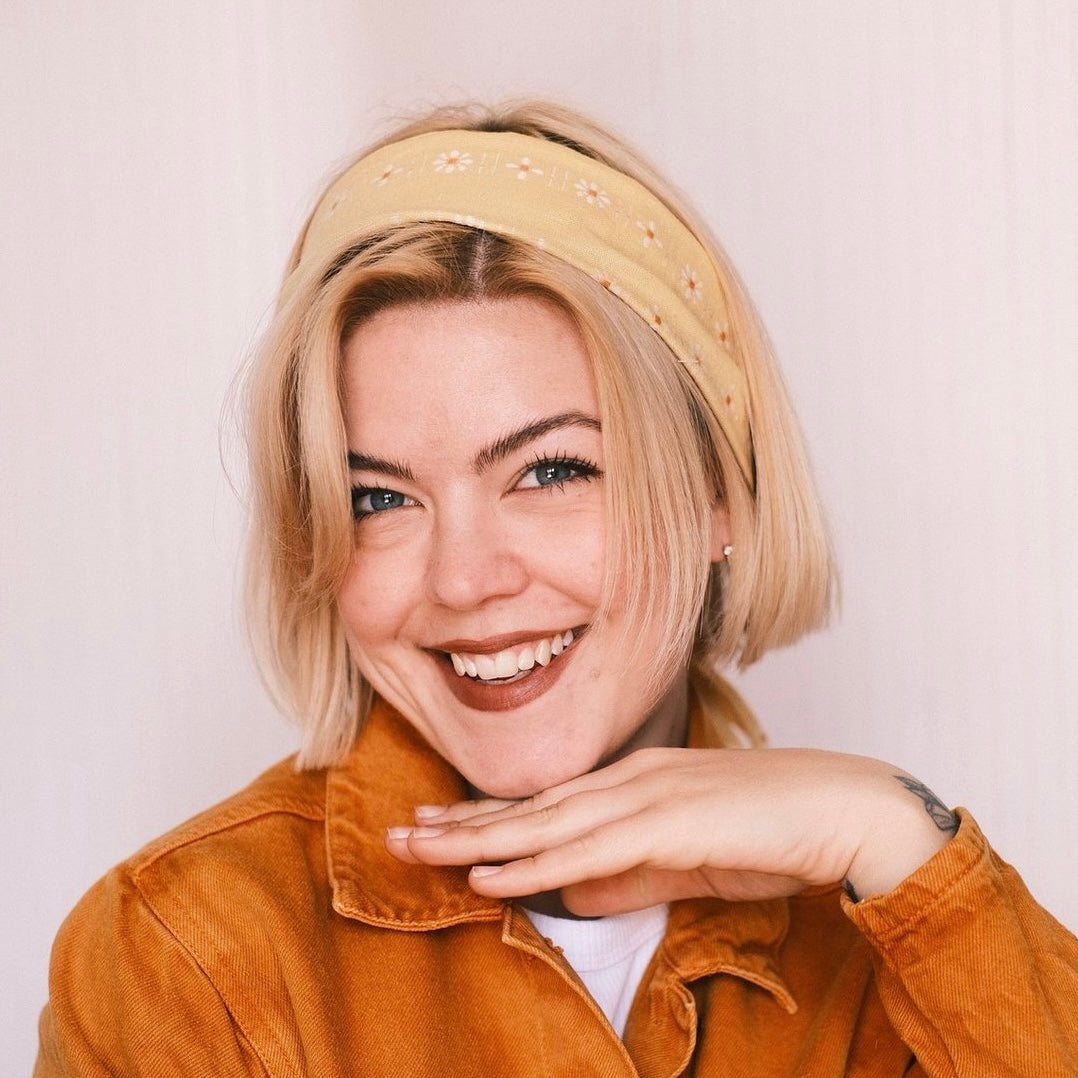 Drahthaarband gelb Blümchen