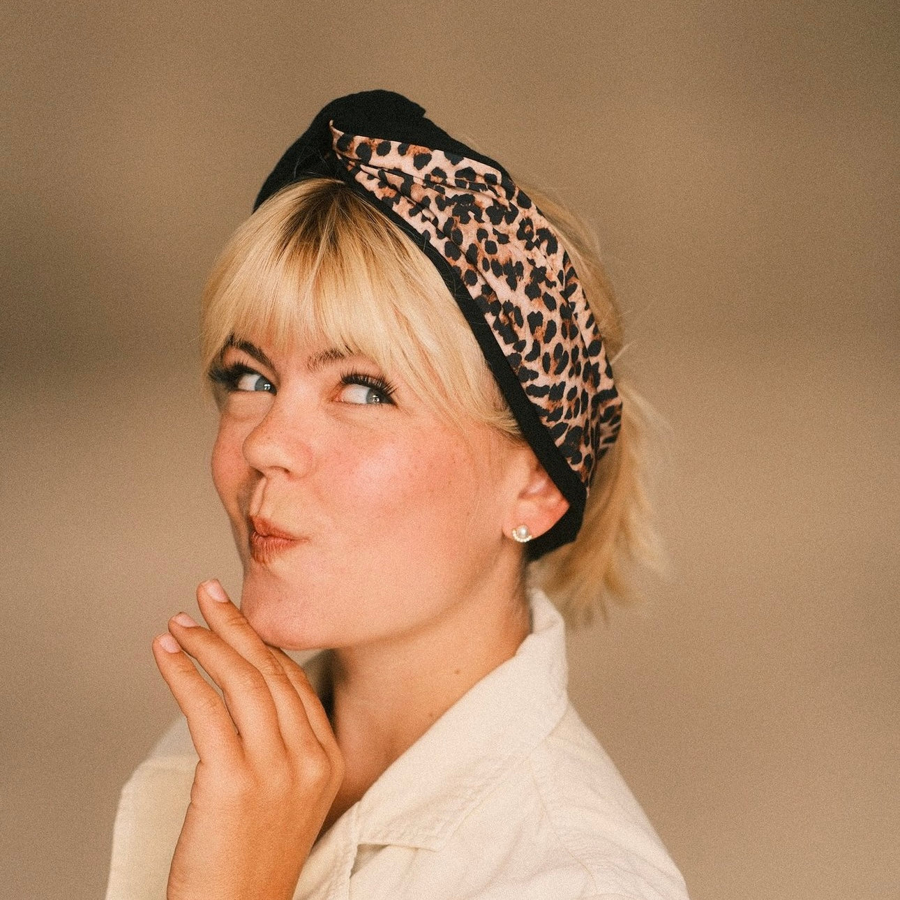 Drahthaarband 2 Seiten Leo Schwarz