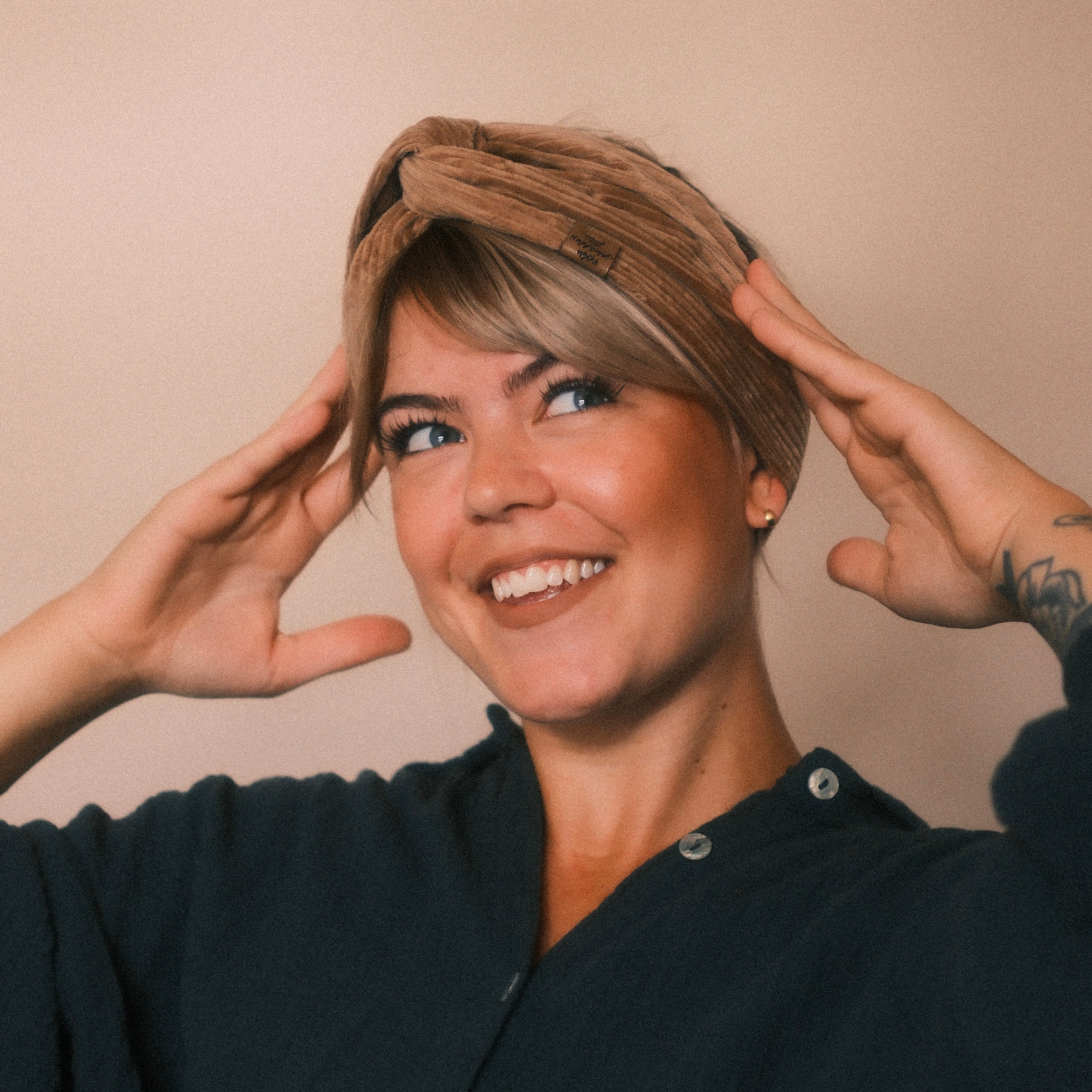 Drahthaarband breit - Cord Beige