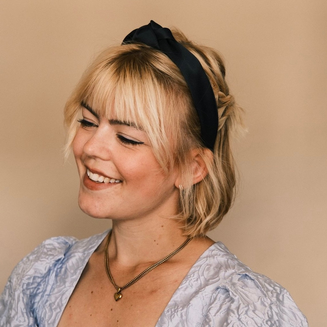 Rosalie - dunkelblau Satin