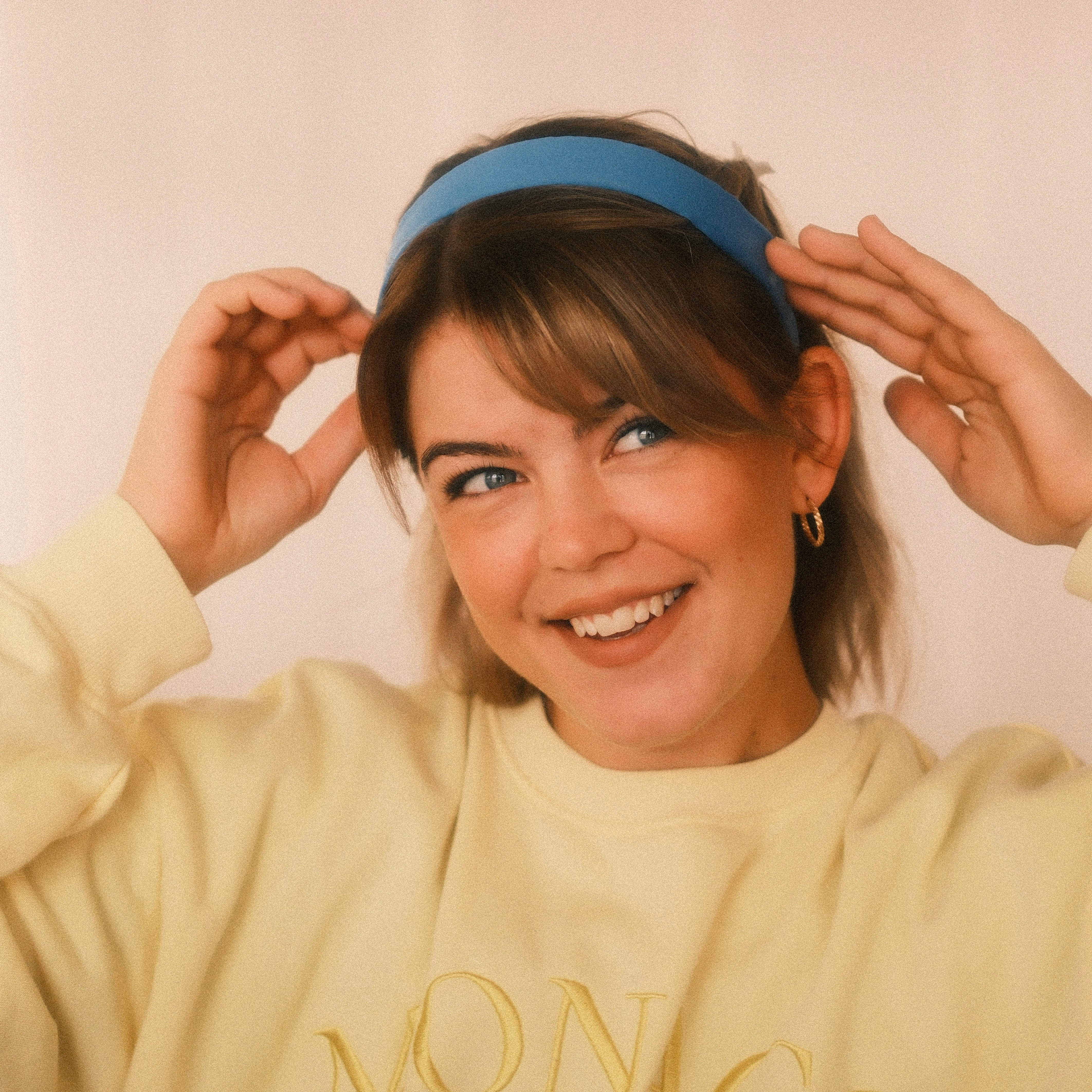 Anne Satin Mittelblau