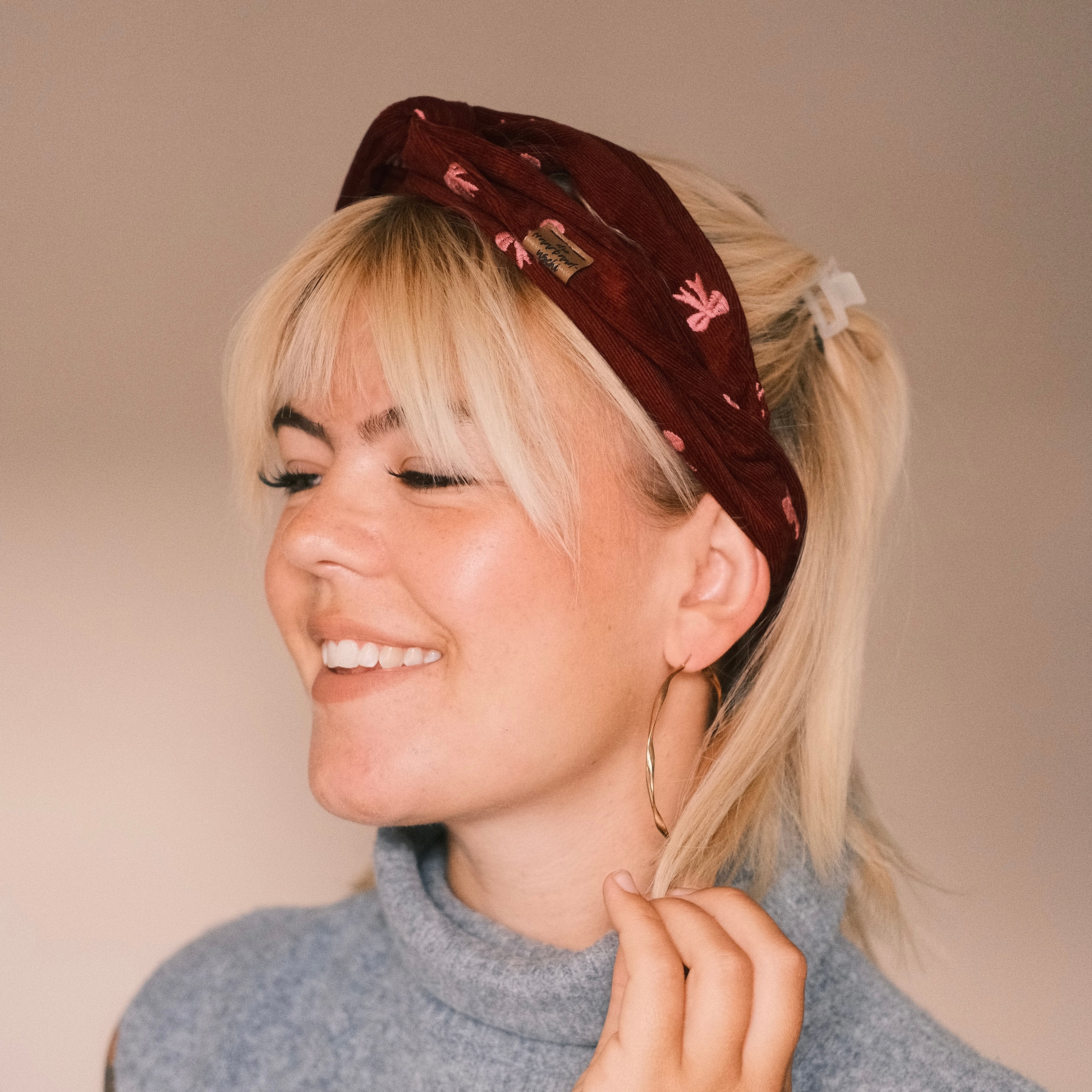 Drahthaarband - Feincord Schleife Rot