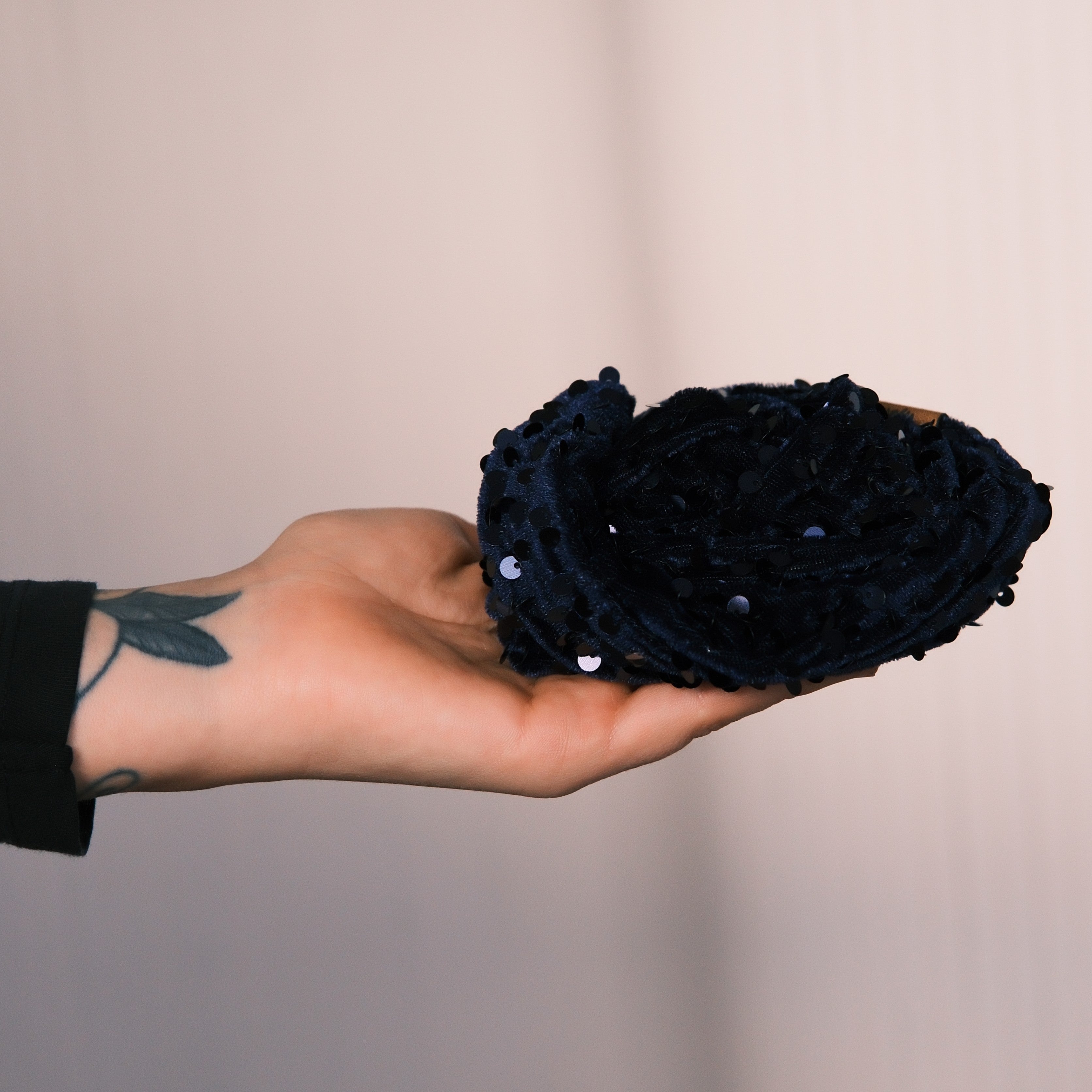 Drahthaarband - Pailletten Dunkelblau