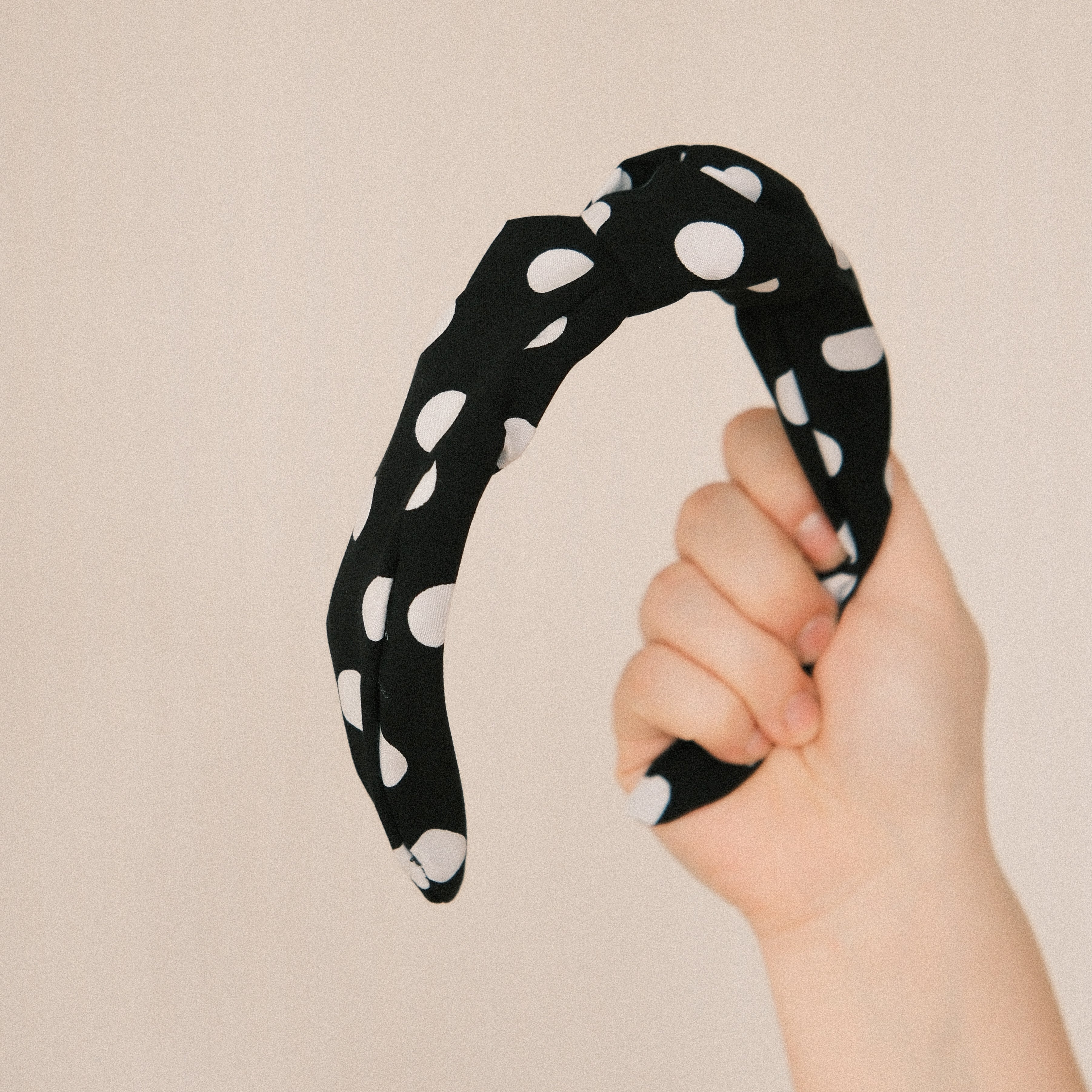 Katharina - Polka Dots Schwarz