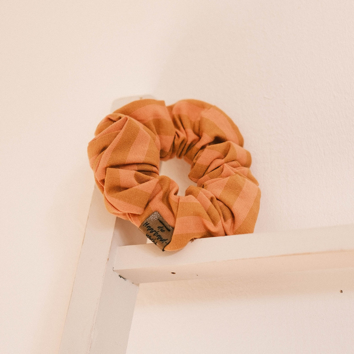 Scrunchie – Karamellstreifen