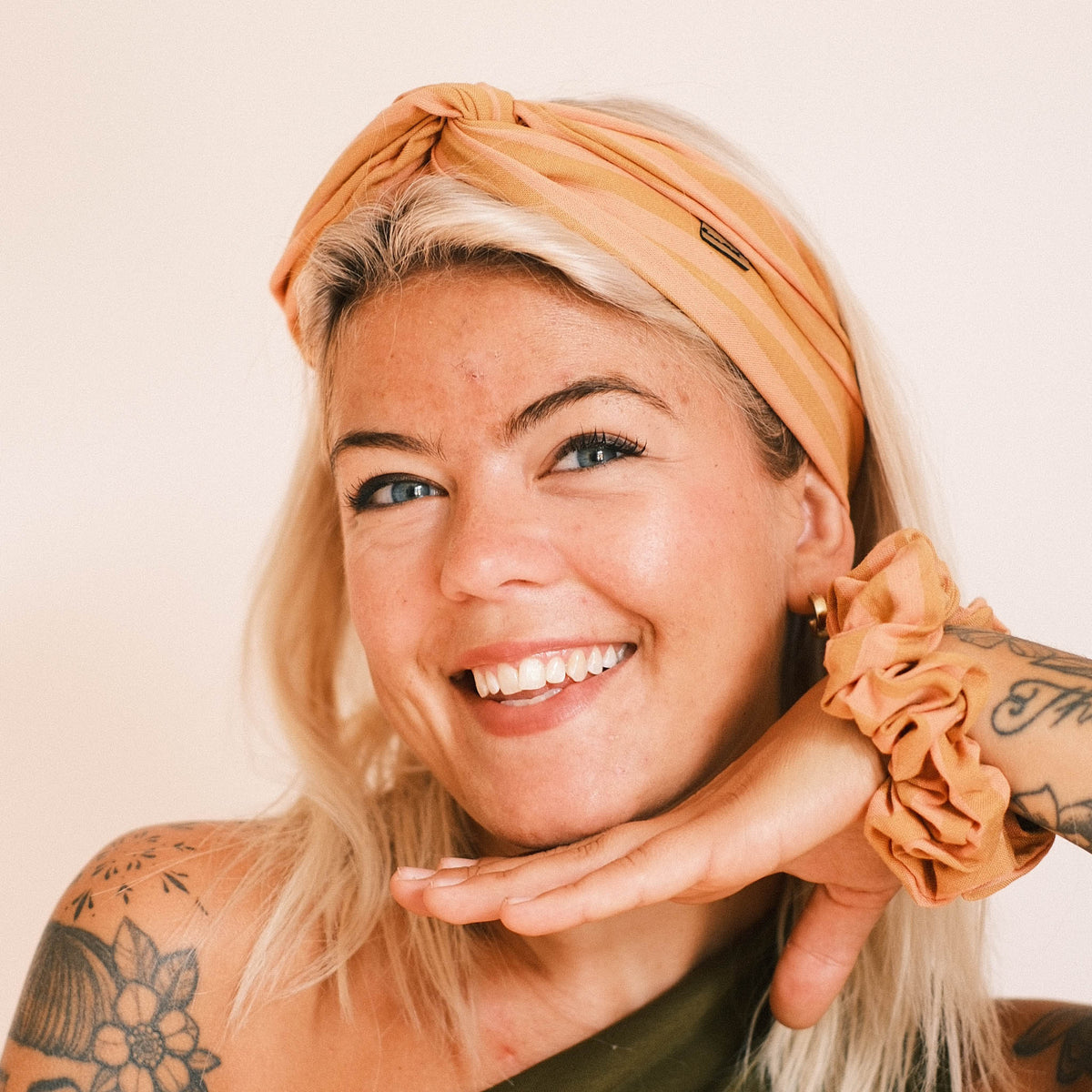 Scrunchie – Karamellstreifen
