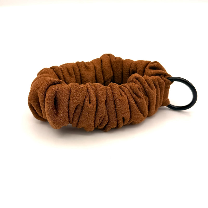 Handyscrunchie – Veganes Wildleder Cognac