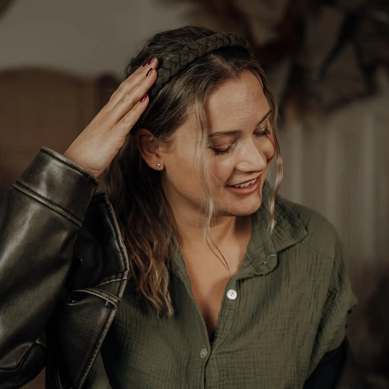 Bella- Khaki Haarreif geflochten