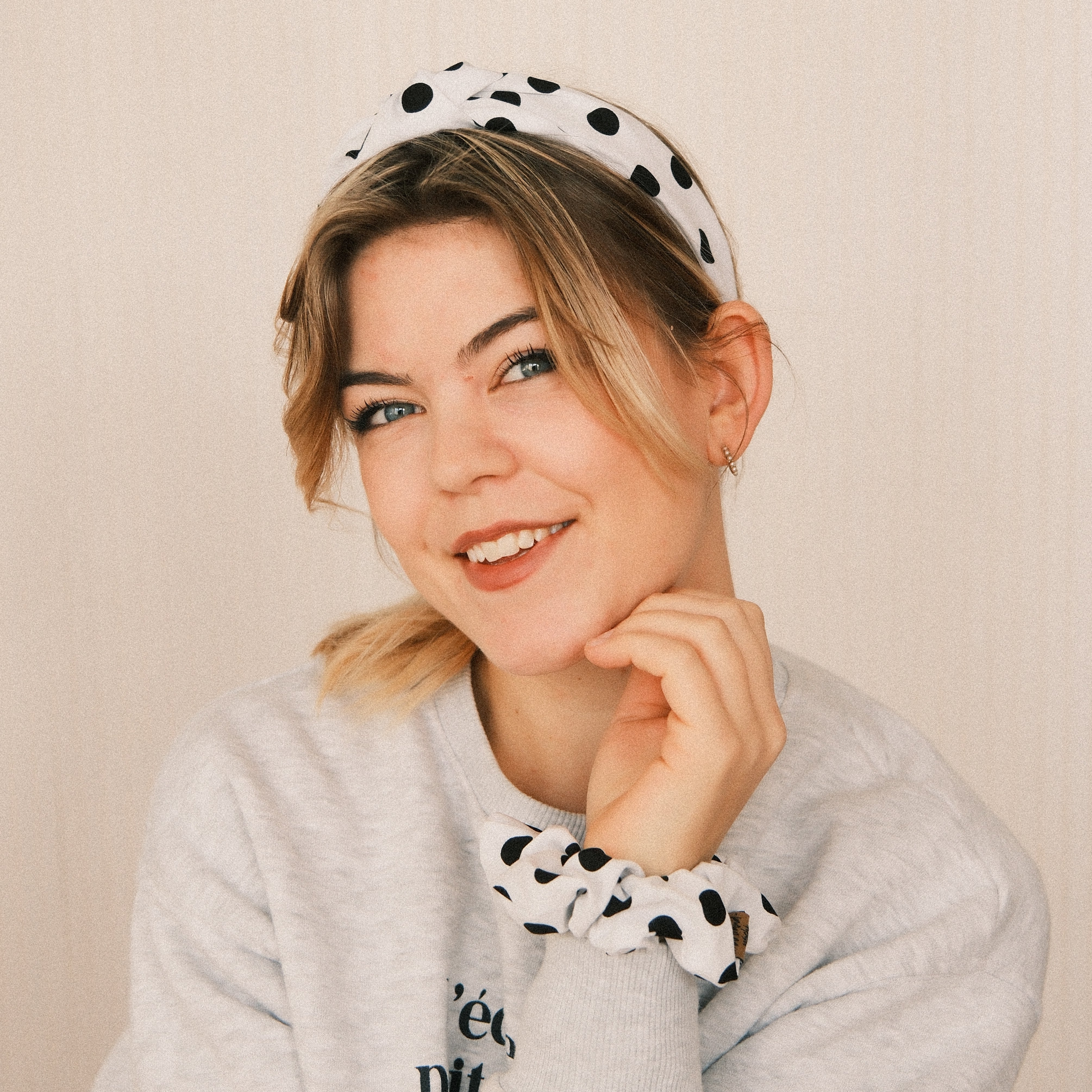 Katharina - Polka Dots Weiß