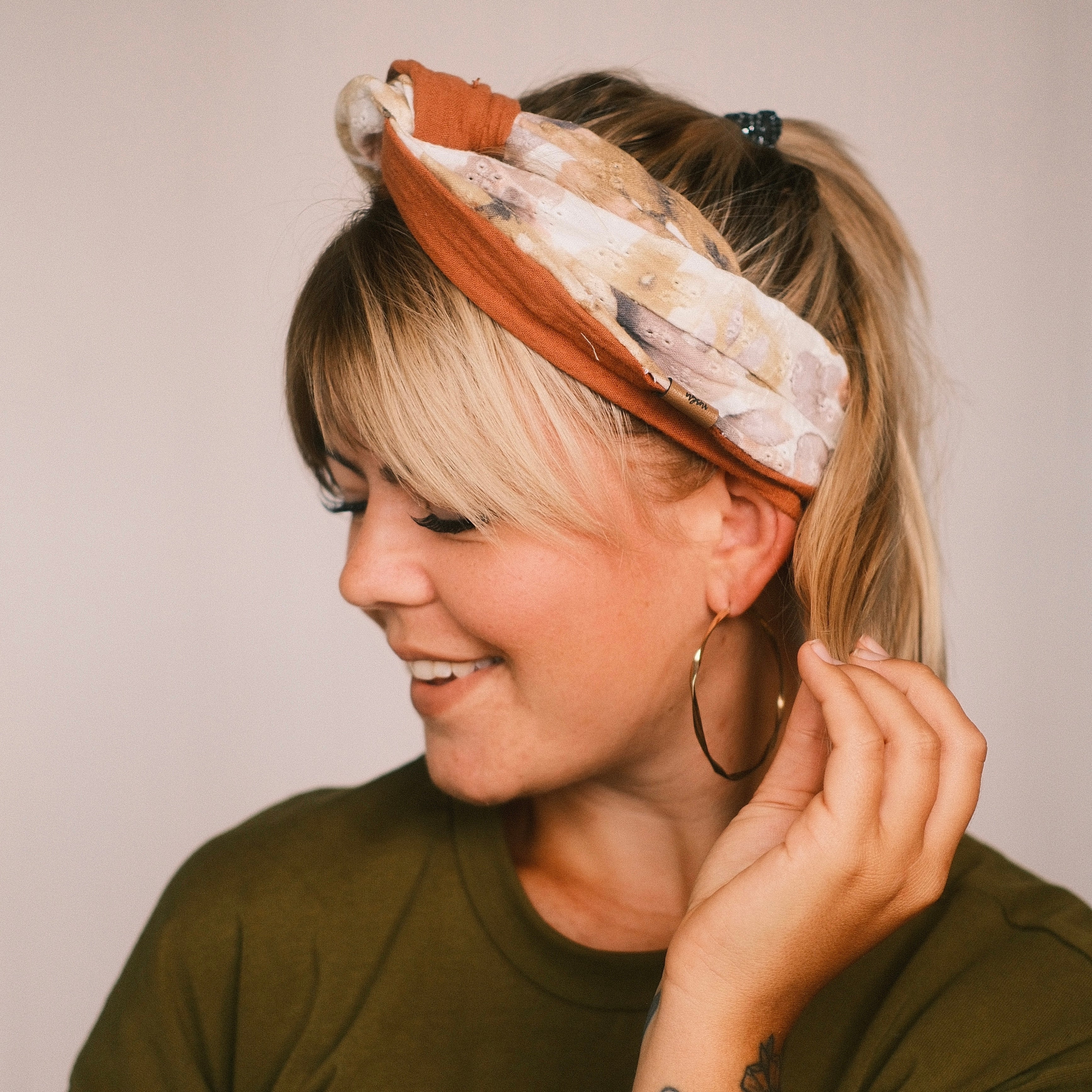 Drahthaarband 2 Seiten - Stick Blume Braun