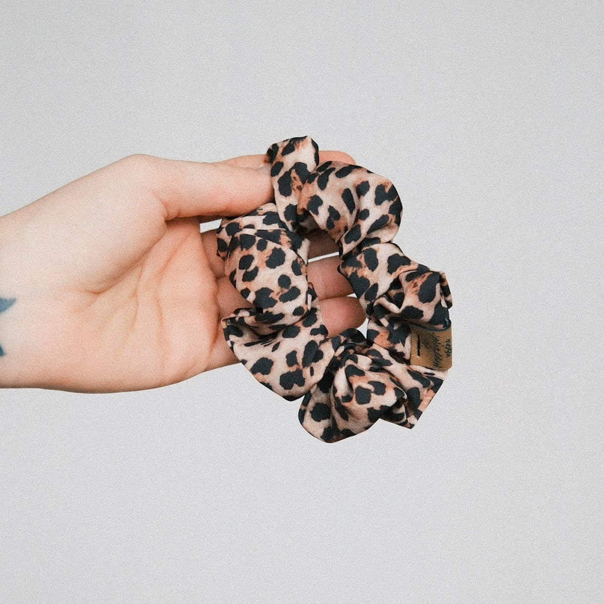 Scrunchie - Leo Braun