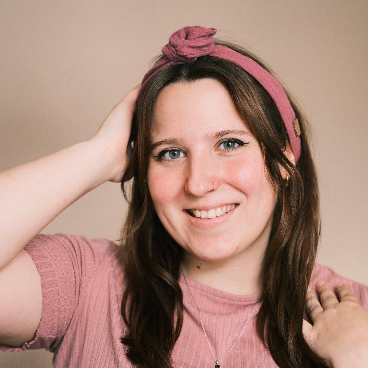 Drahthaarband Musselin Beere