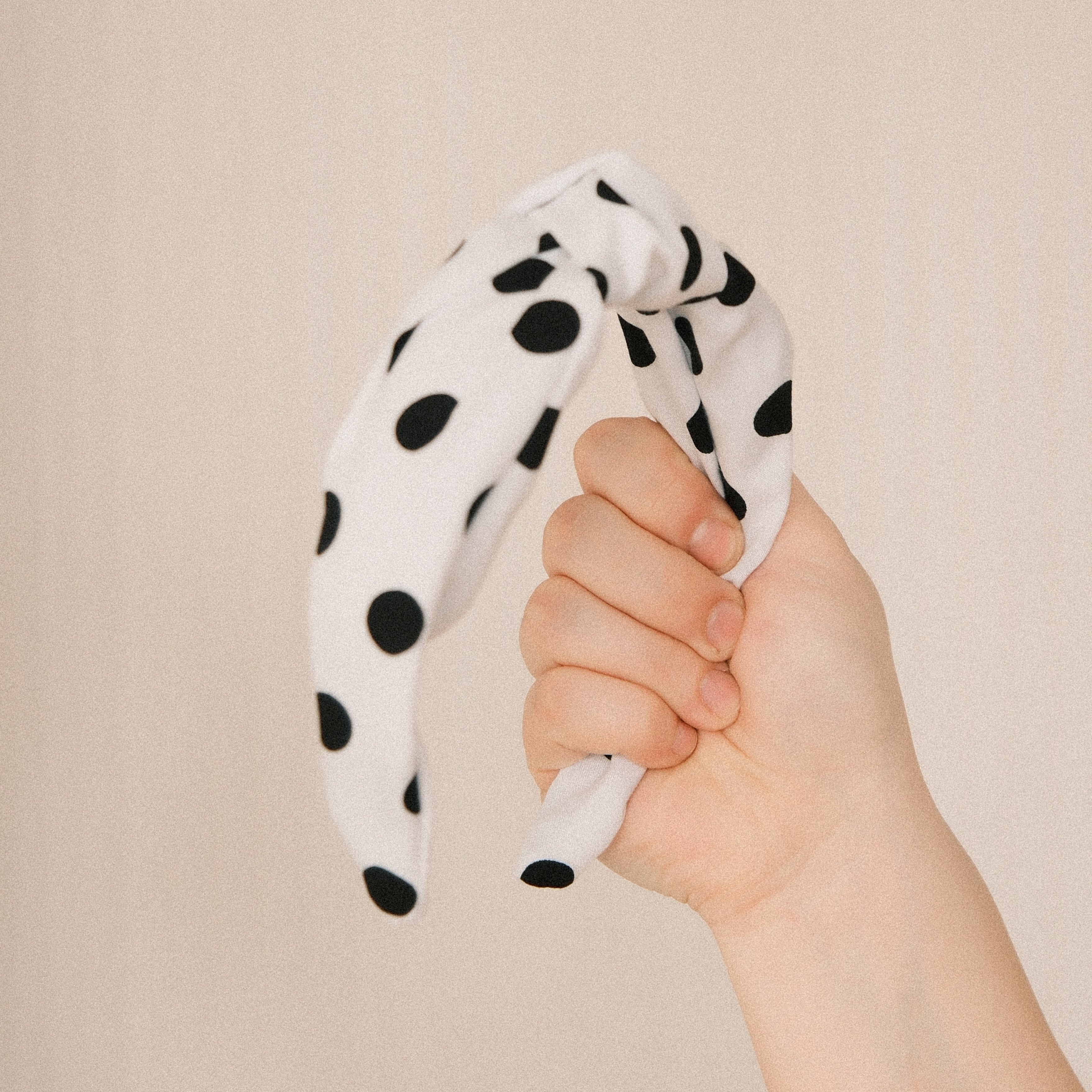 Katharina - Polka Dots Weiß